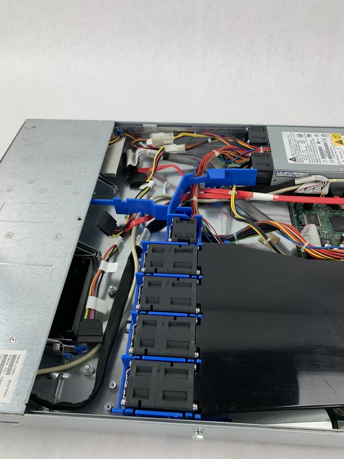 Intel Server System SR1475NH1 Pentium D 3.4 GHz  2 GB Ram No OSS No HDD