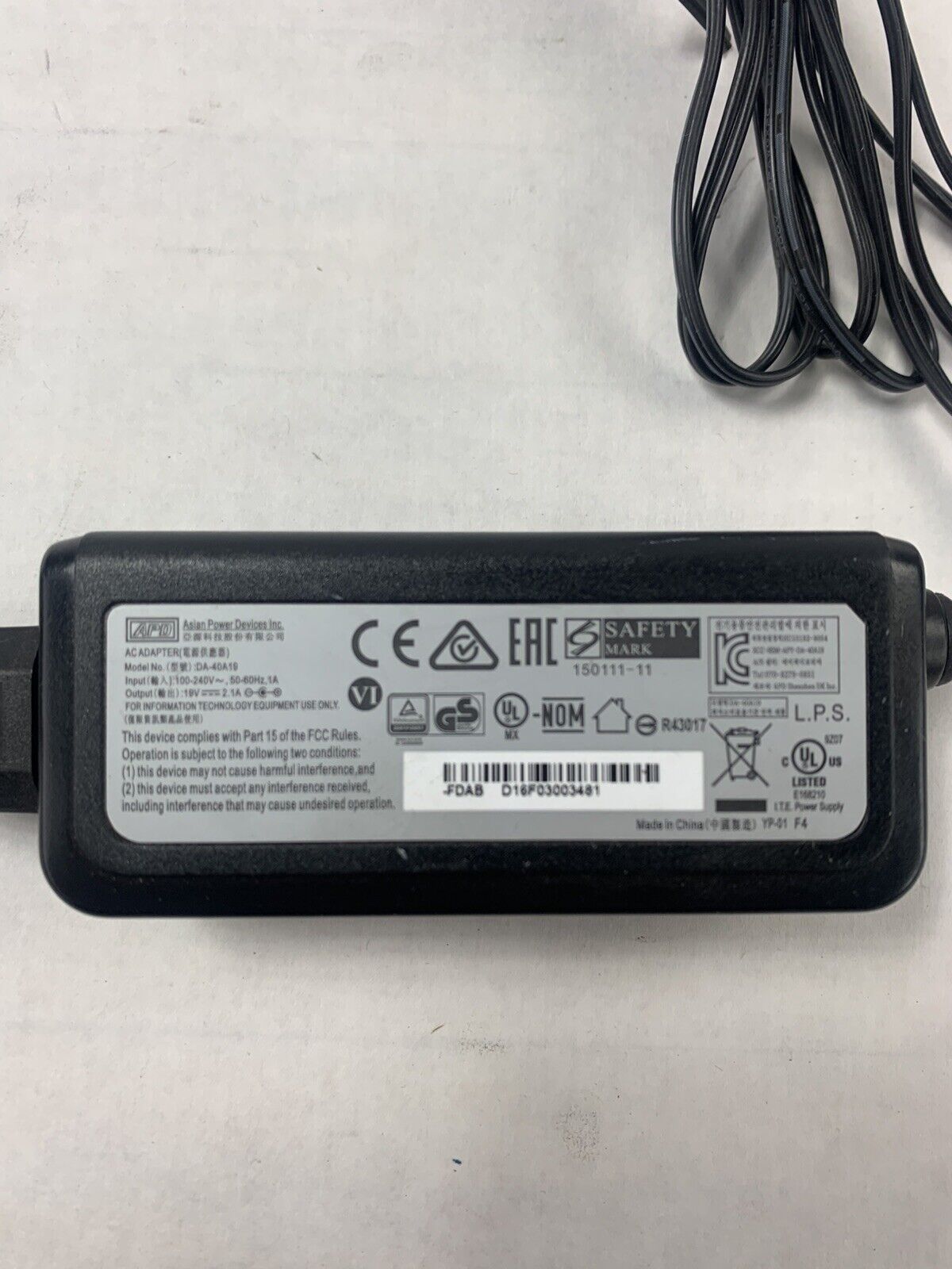 Lot of 5 APD DA-40A19 Power Supply 19V with Power Supply