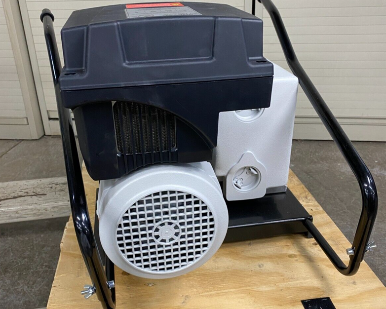 Sogevac Leybold SV120BIFC 960563V3002 Vacuum Pump - Parts or Repair