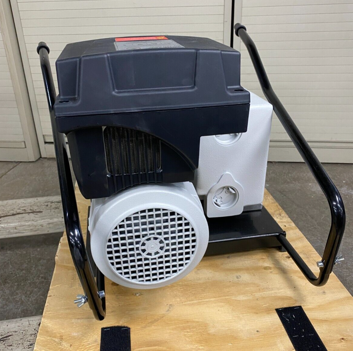 Sogevac Leybold SV120BIFC 960563V3002 Vacuum Pump - Parts or Repair