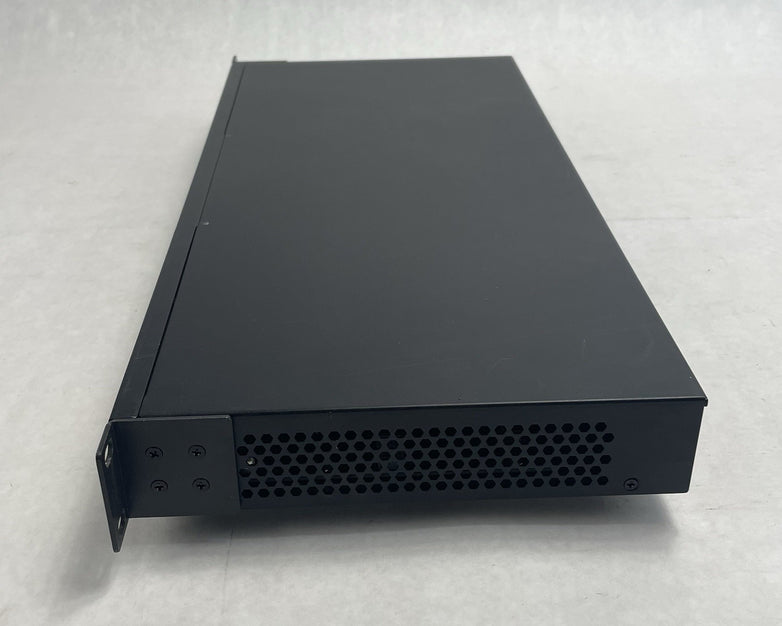 Lantronix SM24TAT2SA-VT 24-Port Managed Gigabit Ethernet PoE+ Tested & Reset