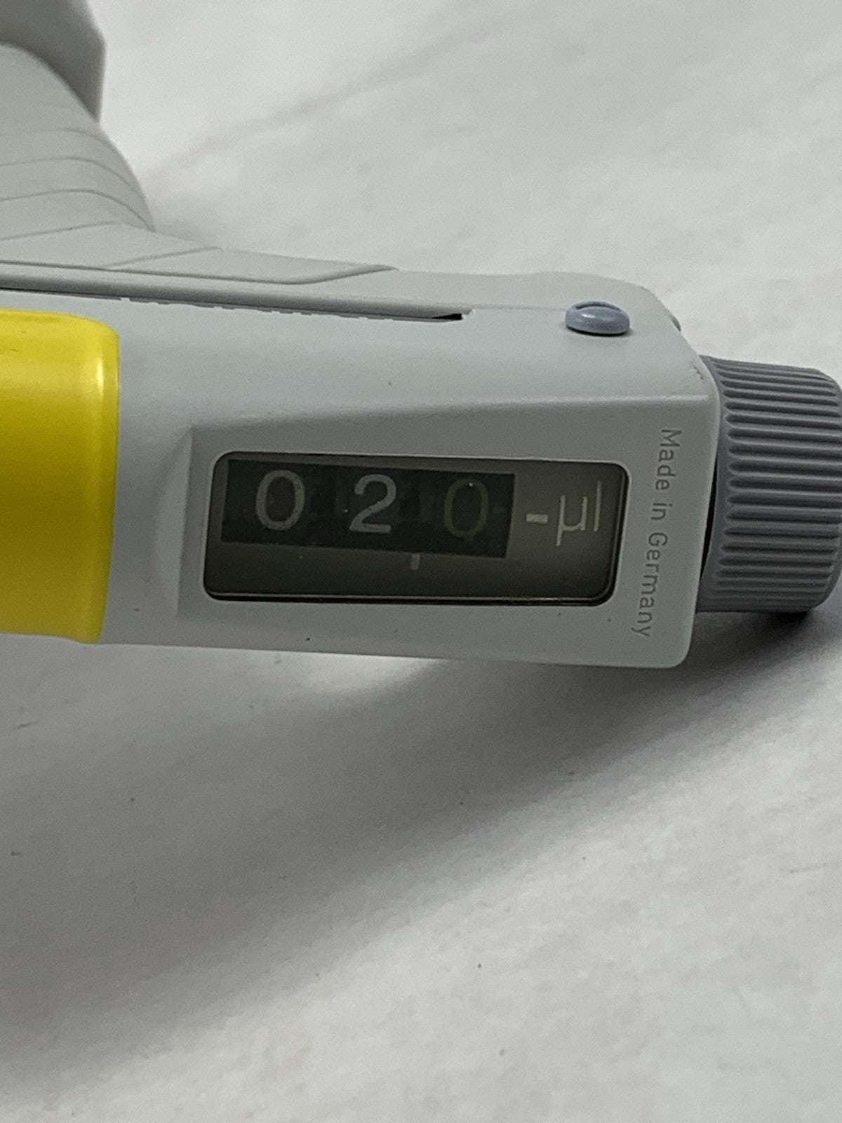BrandTech Transferpette -8 5-50 µL 8 Channel Adjustable Pipette