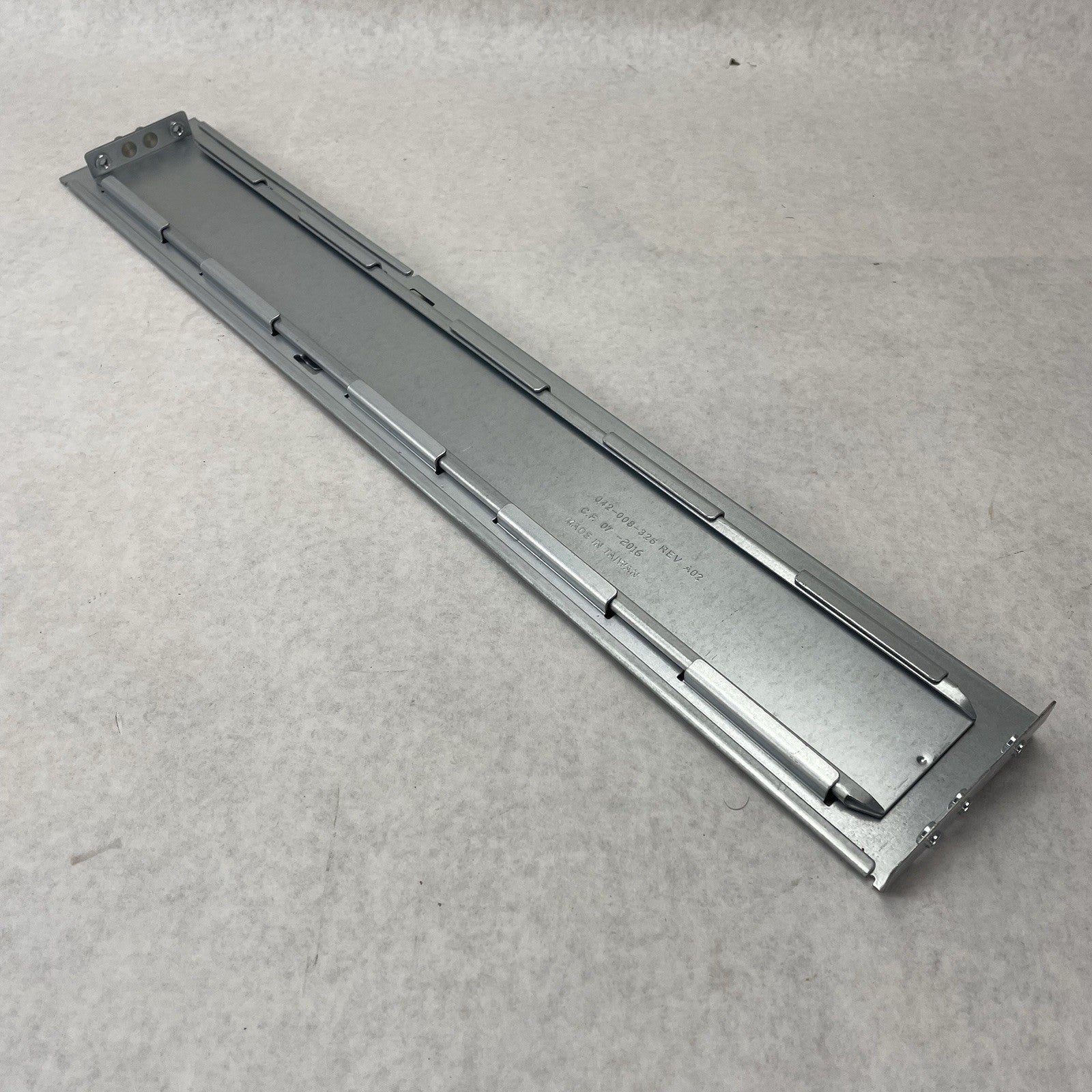 EMC 042-008-326 VNXE3200 Rack Mount Rail0