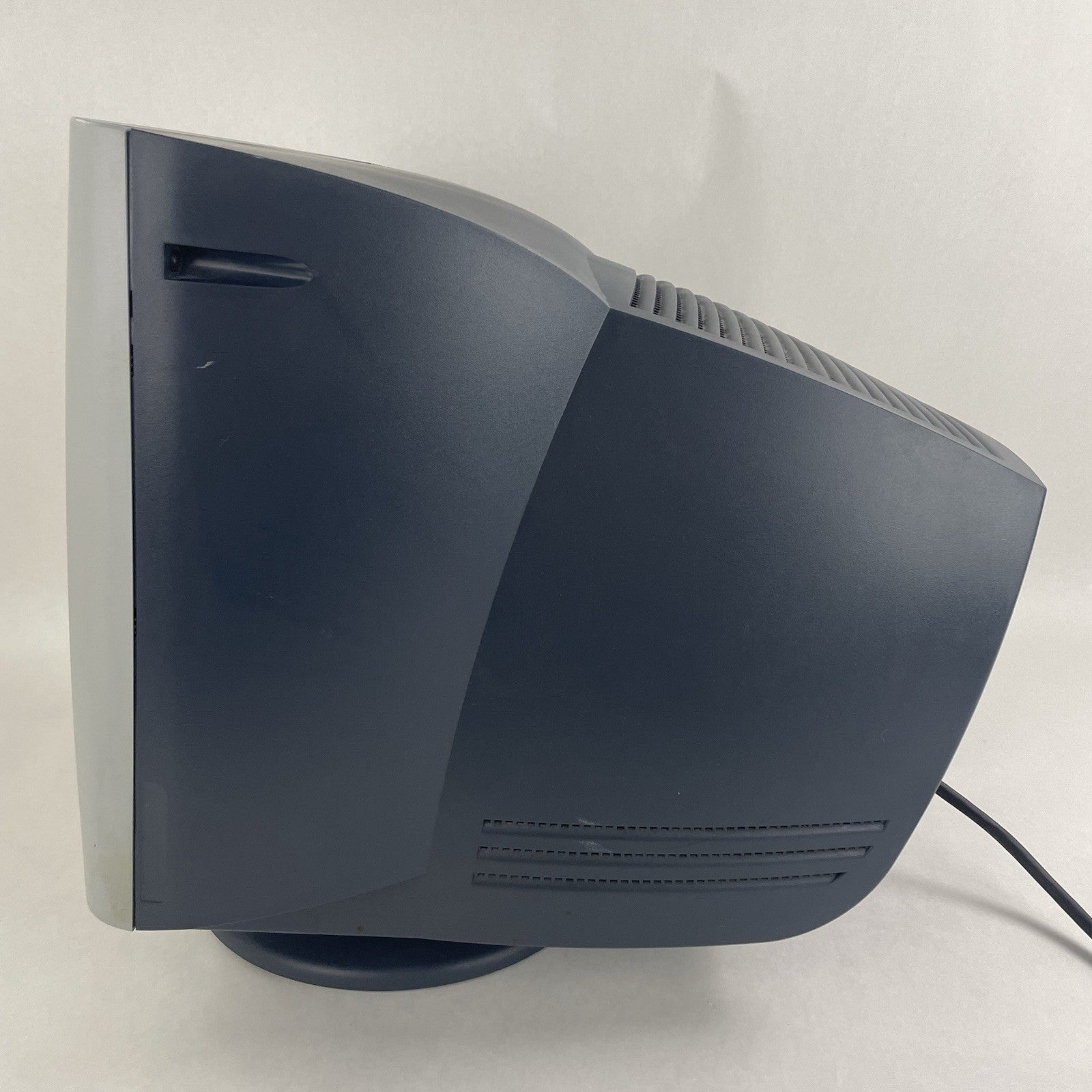 HP V72 P5303D PE1162U 16" CRT Monitor Tested Working7