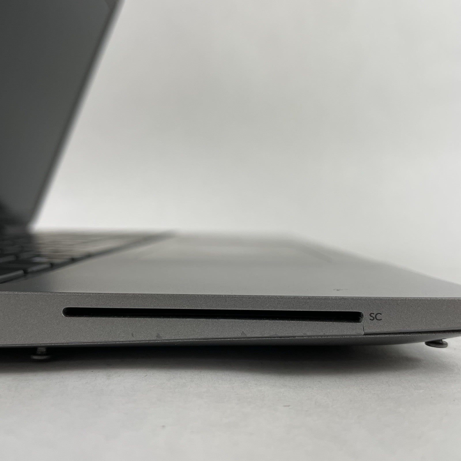 Dell Latitude 5530 15.6" i5-1245U 3.96 GHz 16 GB RAM No SSD/OS/AC - Bad Edge6