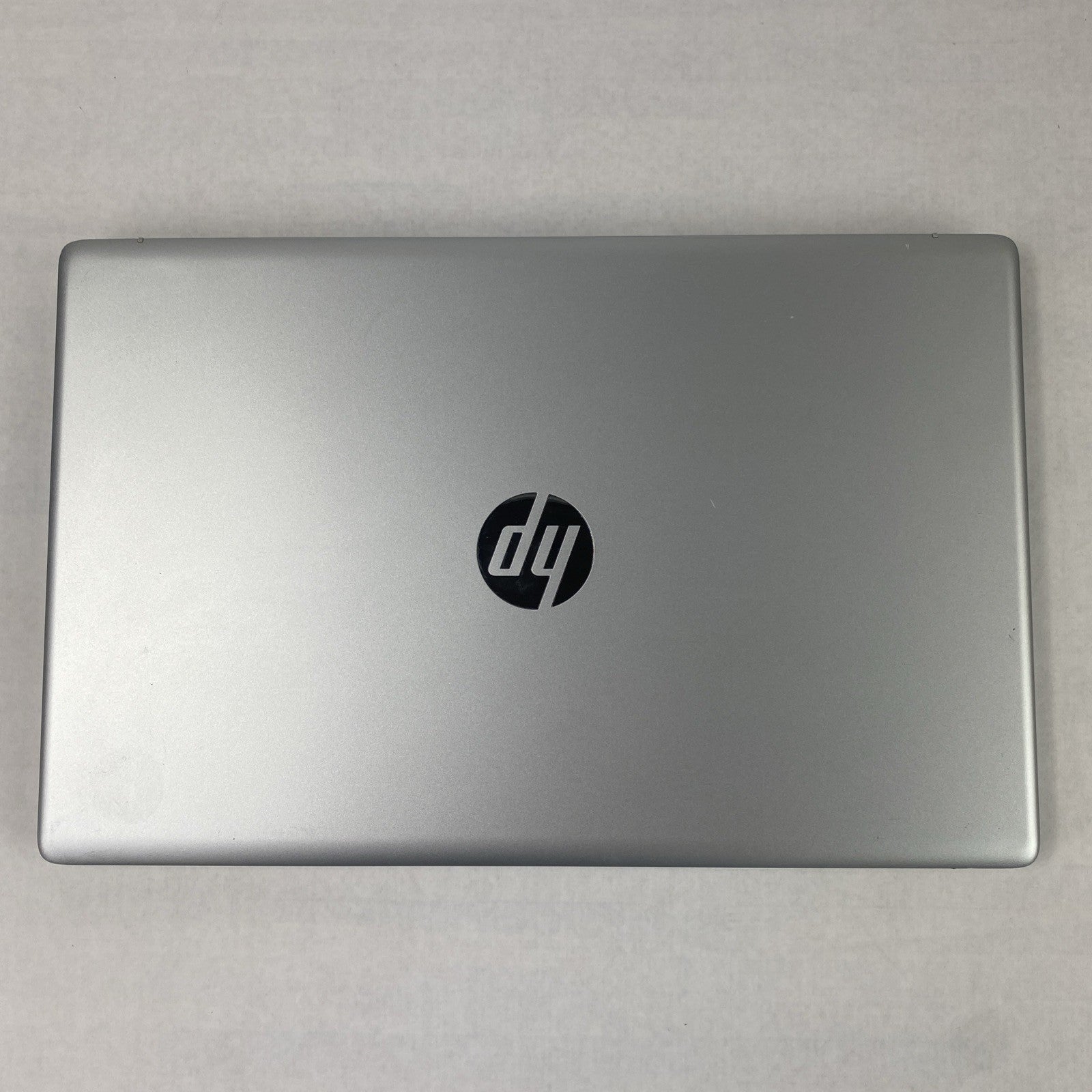 HP Laptop 17-cp1035cl AMD Ryzen 5 5625U 2.30 GHz 16 GB 17.3" No HDD No OS