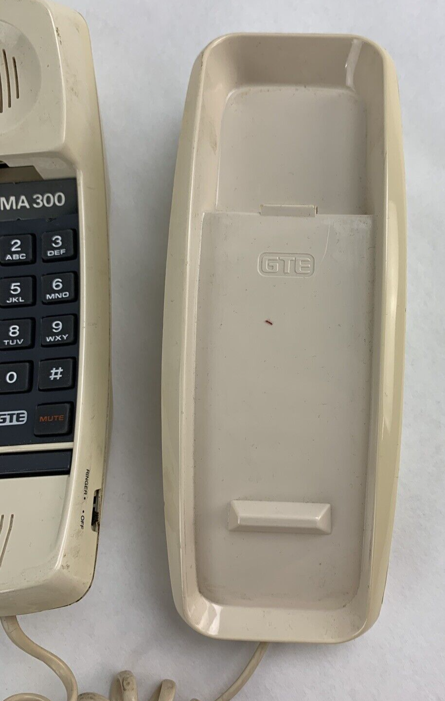 GTE 03601 Trimline Phone Telephone Touchtone Sigma 300 Wall Desk Vintage