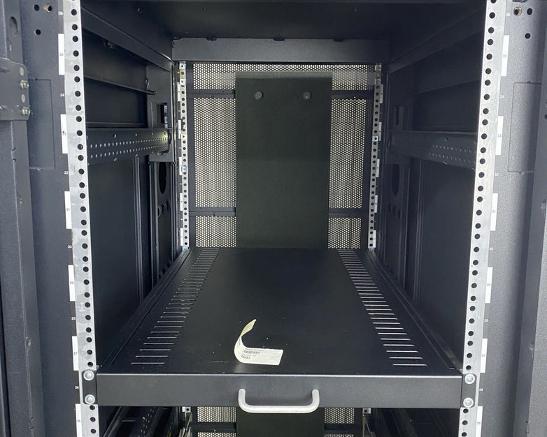 IBM 7014-T00 Enterprise 19" Rack Enclosure No Keys