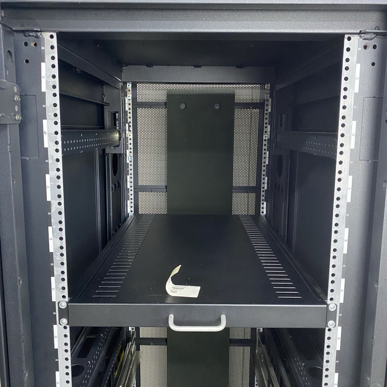 IBM 7014-T00 Enterprise 19" Rack Enclosure No Keys3