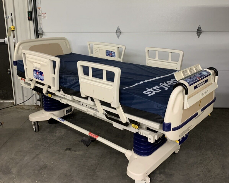 Stryker Epic Bed 2030 Critical Care Hospital Bed Comfort Gel Semi Bad Hydraulic