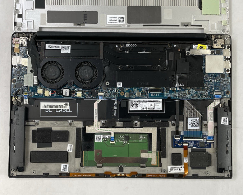 Dell XPS 13 9380 13.3" i7-8565U 1.80GHz 16GB RAM No SSD No OS No Batt Bad Corner