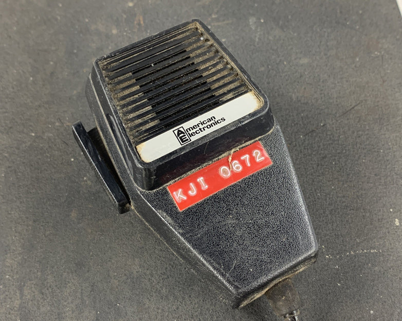 American Electronics 76-601  Freedom CB Radio Powers ON