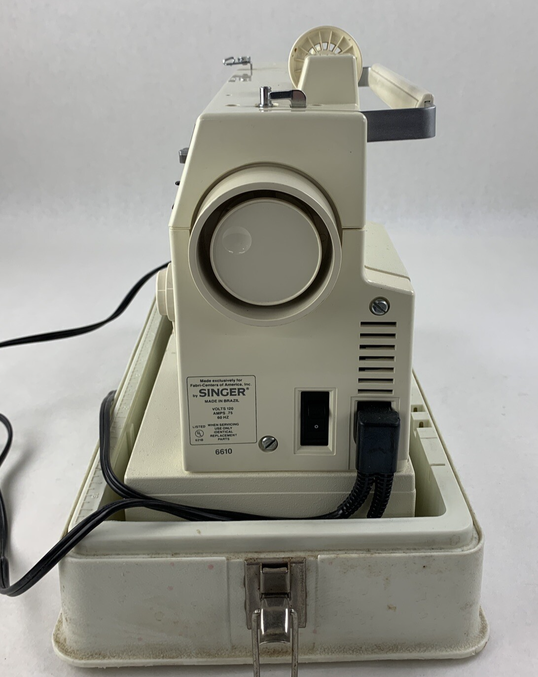 Singer Sonata 6610 Sewing Machine Powers and Runs w/ Cover Case and Manual