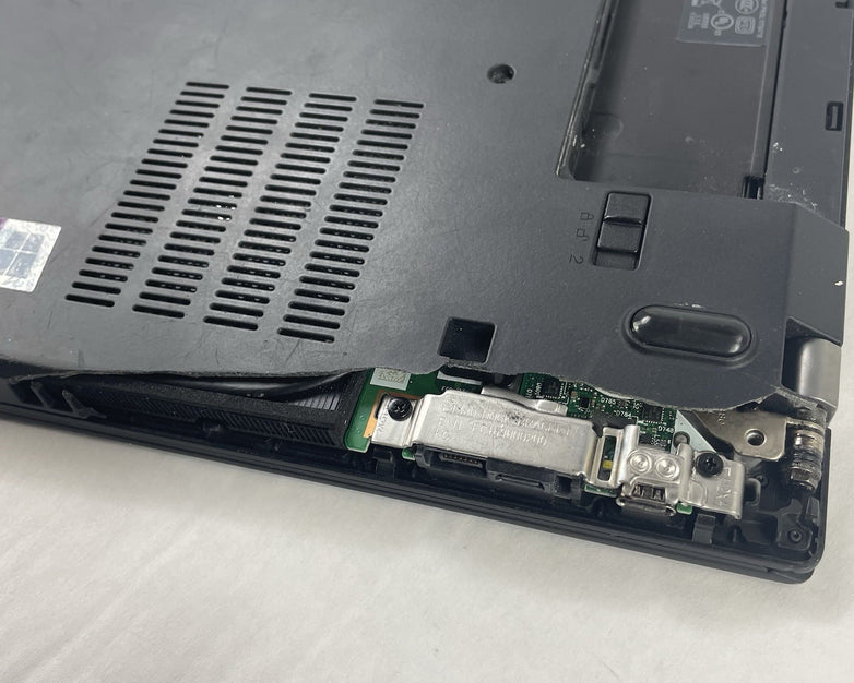 Lenovo ThinkPad T480 14" i5-8350U 1.70 GHz 8 GB RAM No SSD No OS - READ