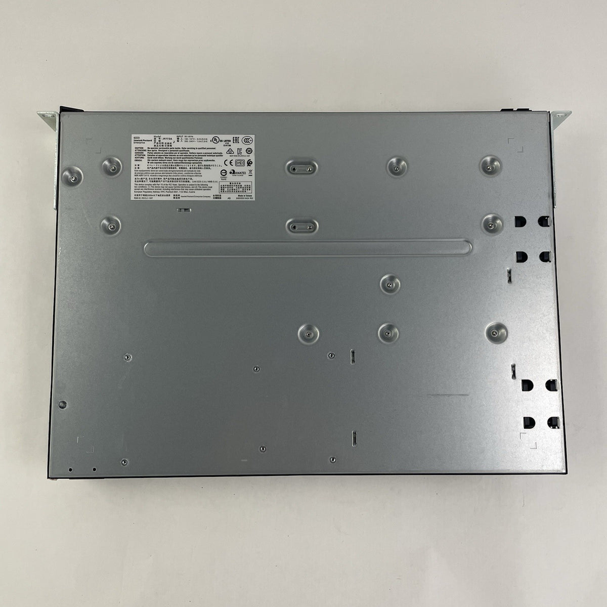 HP Aruba 2530-24G PoE+ J9773A 24-Port Gigabit Switch - Tested10