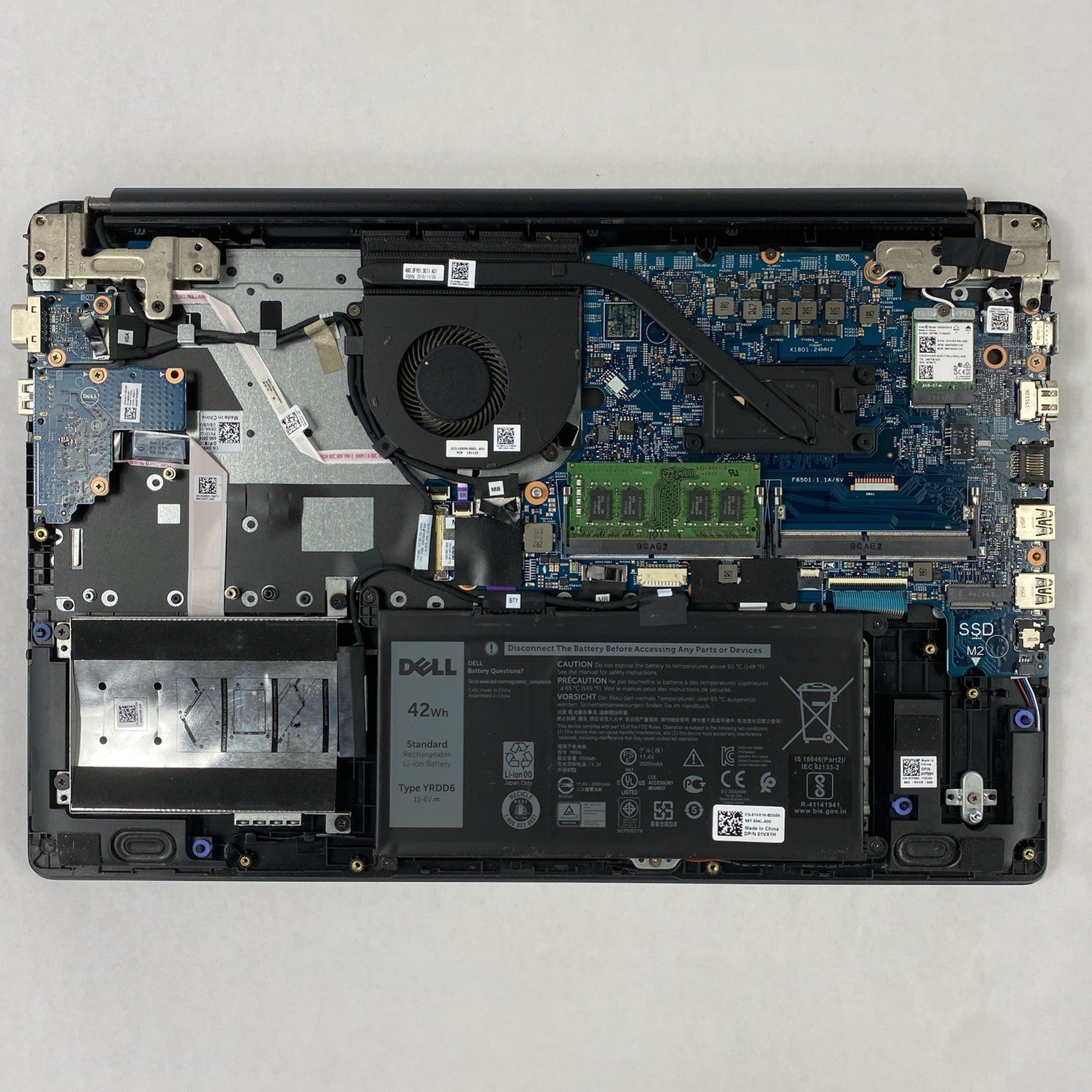 Dell Latitude 3500 Intel Core i5-8265U 1.60 GHz 8 GB RAM 15.6" No HDD No OS