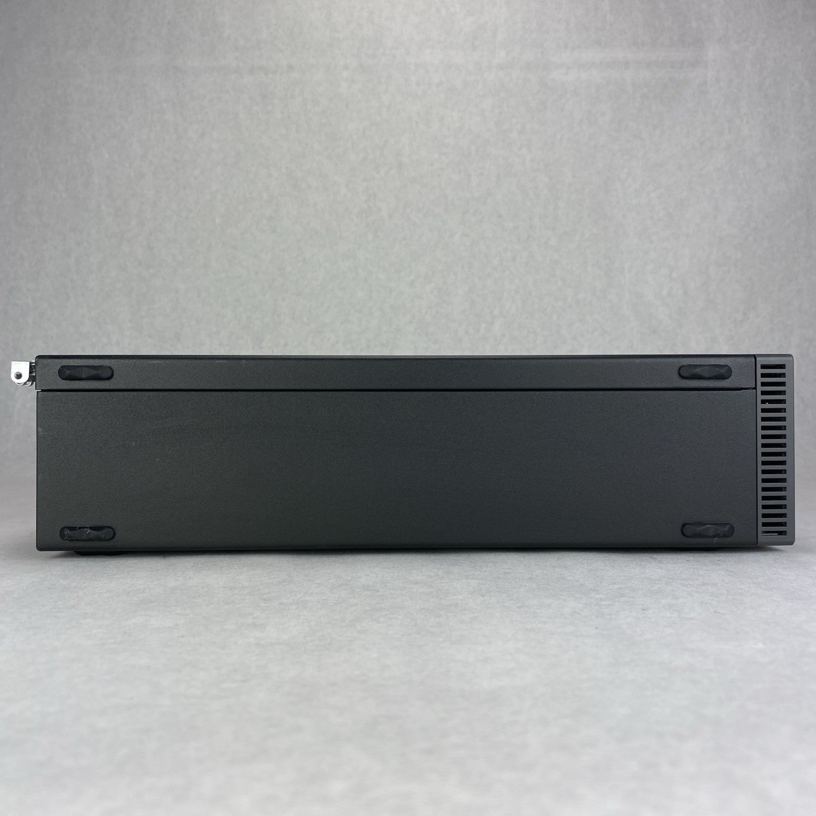 Lenovo ThinkCentre M900 SFF Quad Core i7-6700 3.40GHz 1x8GB RAM DVDRW No HDD OS