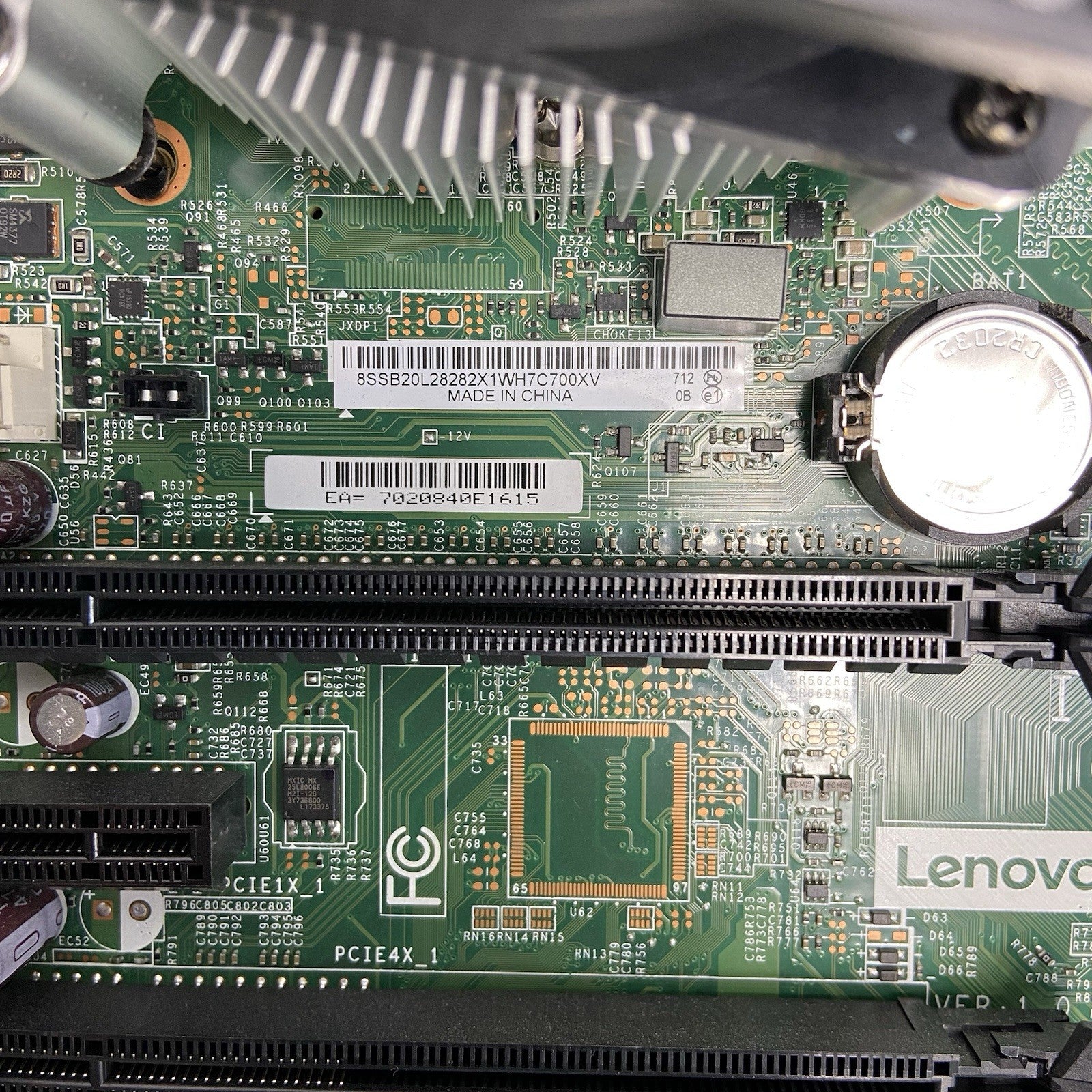 Lenovo ThinkCentre M910s SFF Intel Core i5-6500 3.2GHz 8GB RAM No HDD No OS11
