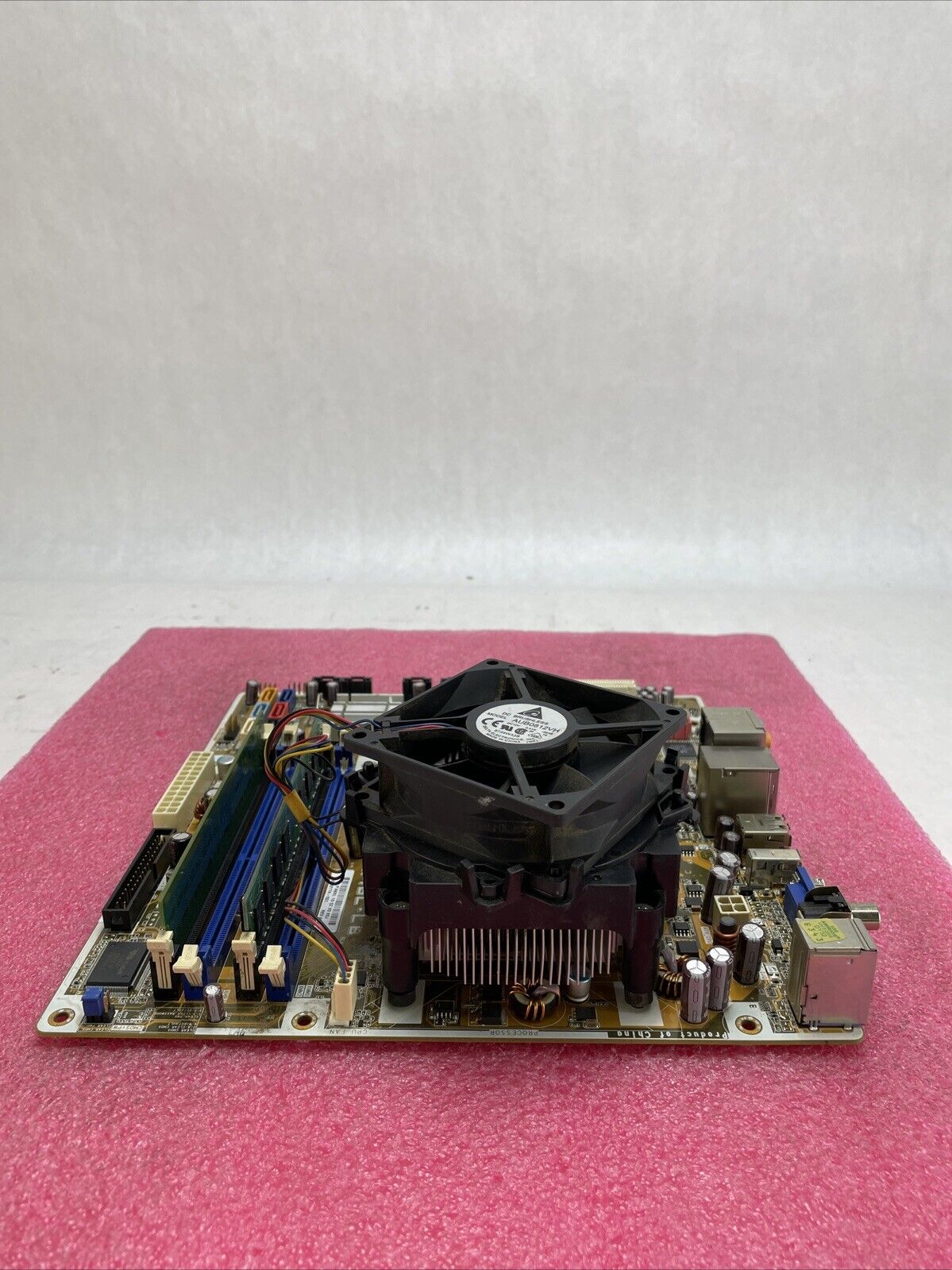 ASUS IPIBL-LB Motherboard Intel Core 2 Quad Q8200 2.33GHz 3GB RAM