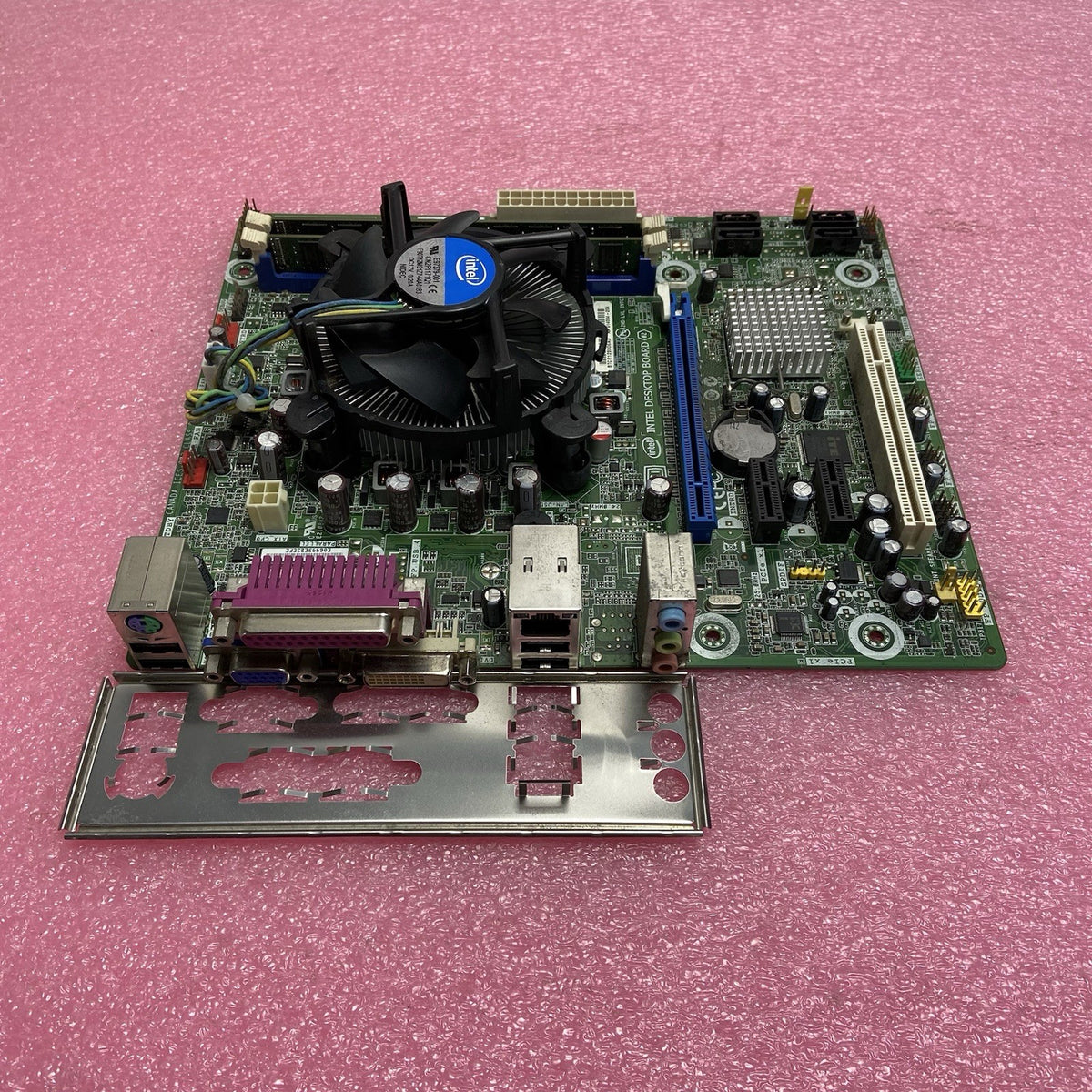 Intel DH61CR Motherboard Intel Pentium G840 2.8GHz 4GB RAM w/IO Shield4