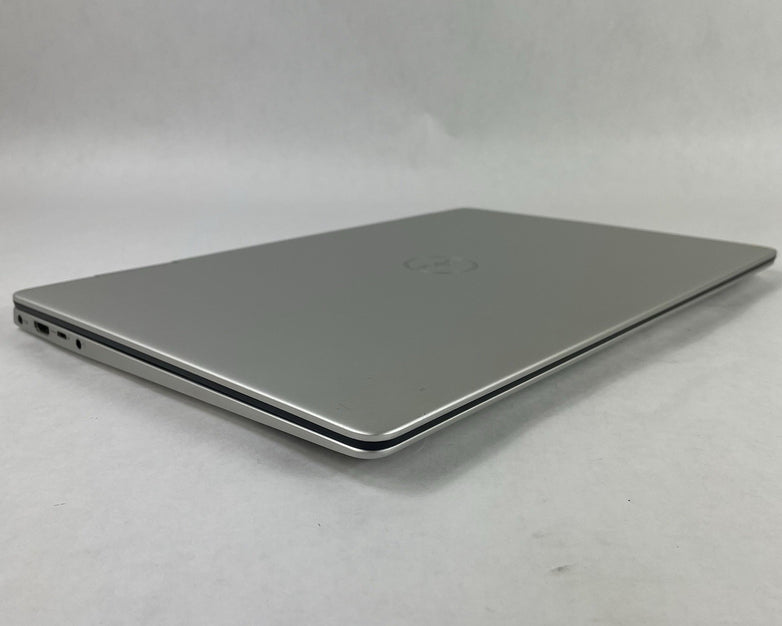 Dell Inspiron 7586 15.6" i5-8265U 1.60 GHz 8 GB RAM No SSD/OS/AC/Batt