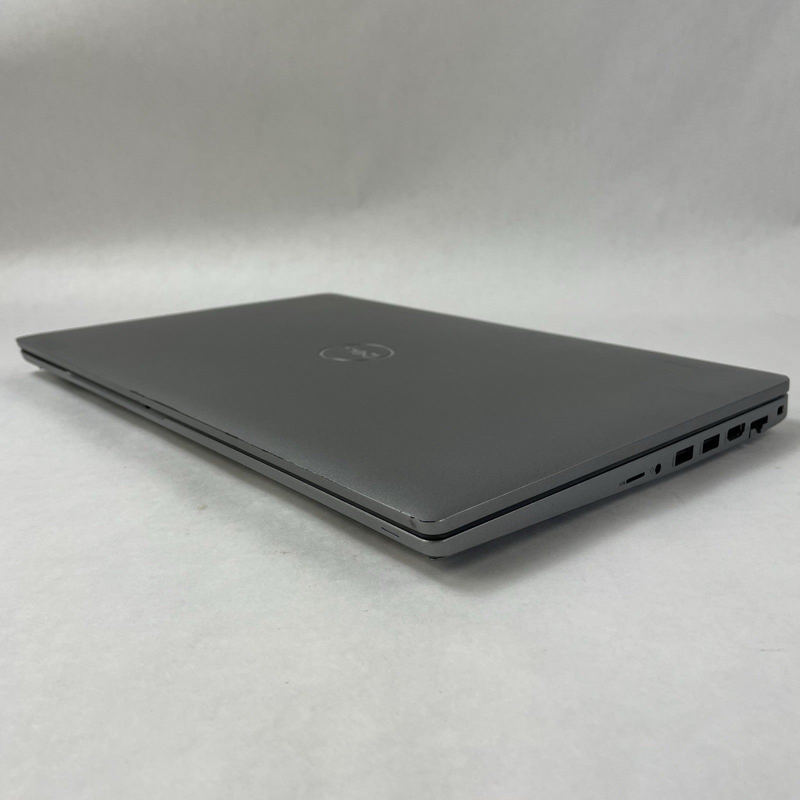 Dell Latitude 5520 15.6" i5-1135G7 2.4GHz 8GB RAM No SSD/OS/AC - Scratched Paint10