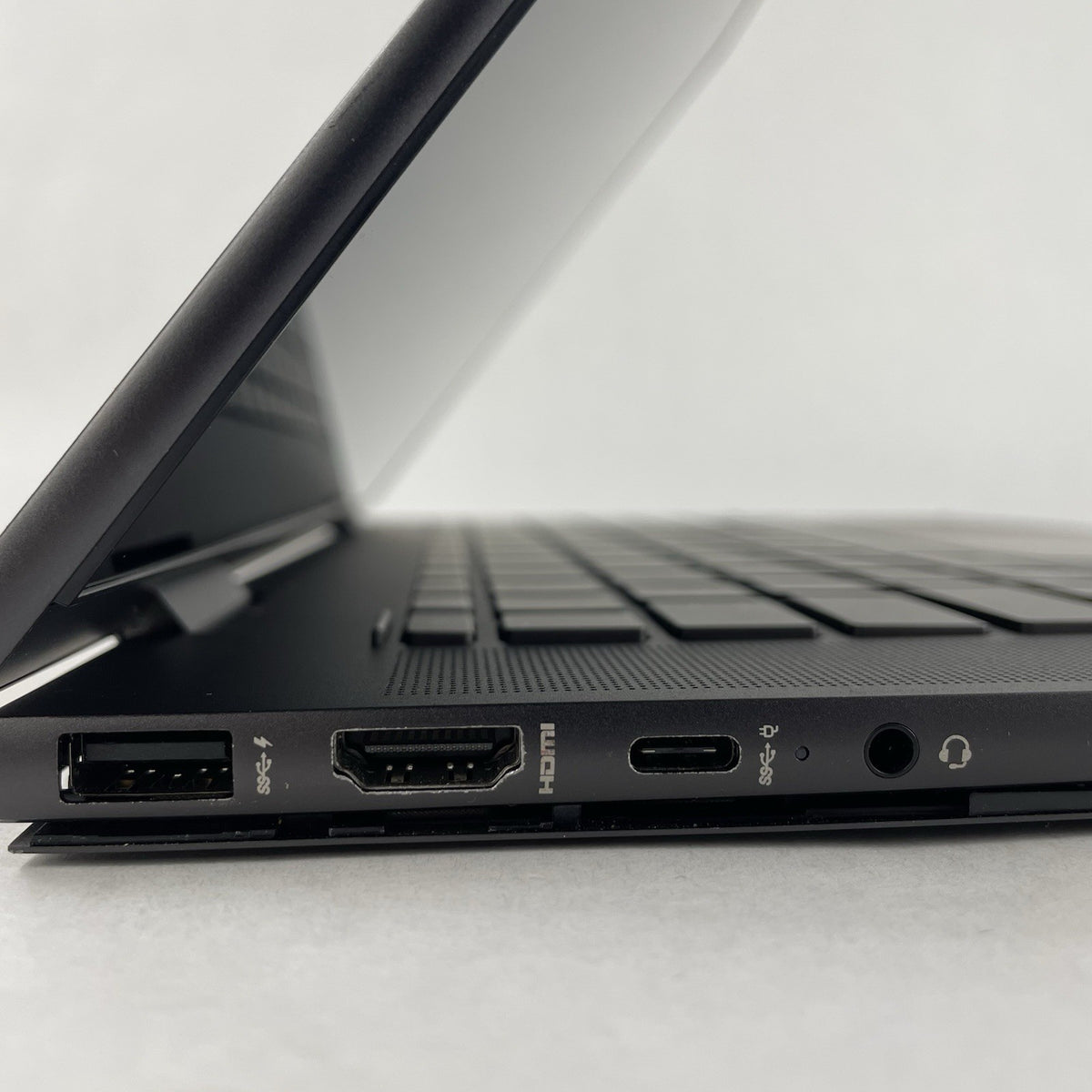 HP Envy x360 15.6" Ryzen 7 5700U 1.80 GHz 16 GB RAM No SSD/OS/AC - Bottom Panel6