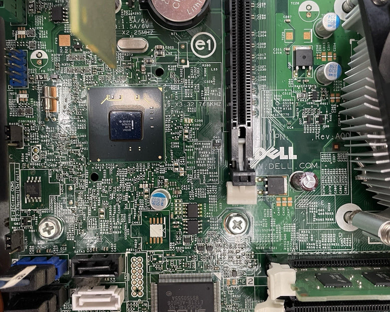 Dell OptiPlex 390 DT Pentium G630 2.70 GHz 4 GB Ram No HDD No OS