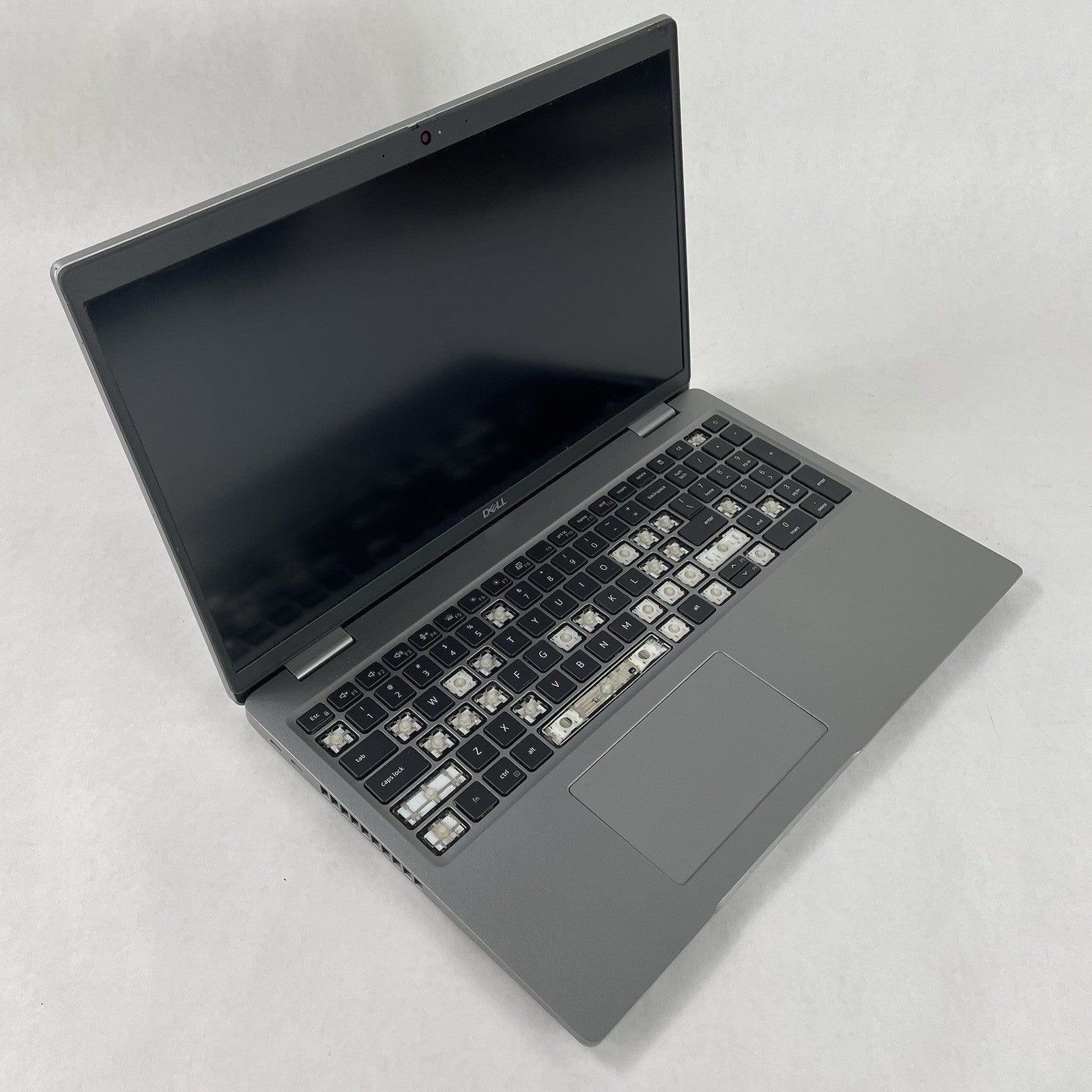 Dell Latitude 5520 15.6" i5-1135G7 2.40GHz 8GB RAM No SSD/OS/Batt - Missing Keys0