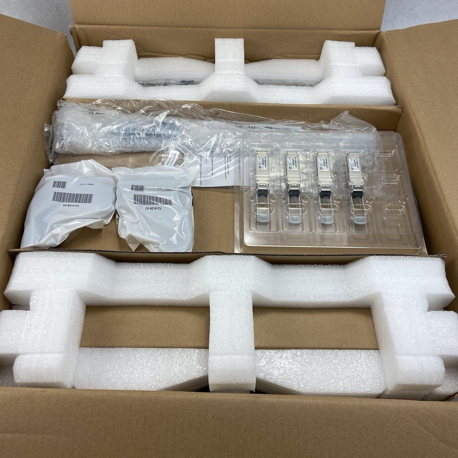 Cisco Nexus N2K-C2348TQ-10G-E 48-Port Fabric Extender Open Box W/ 4 Transceivers