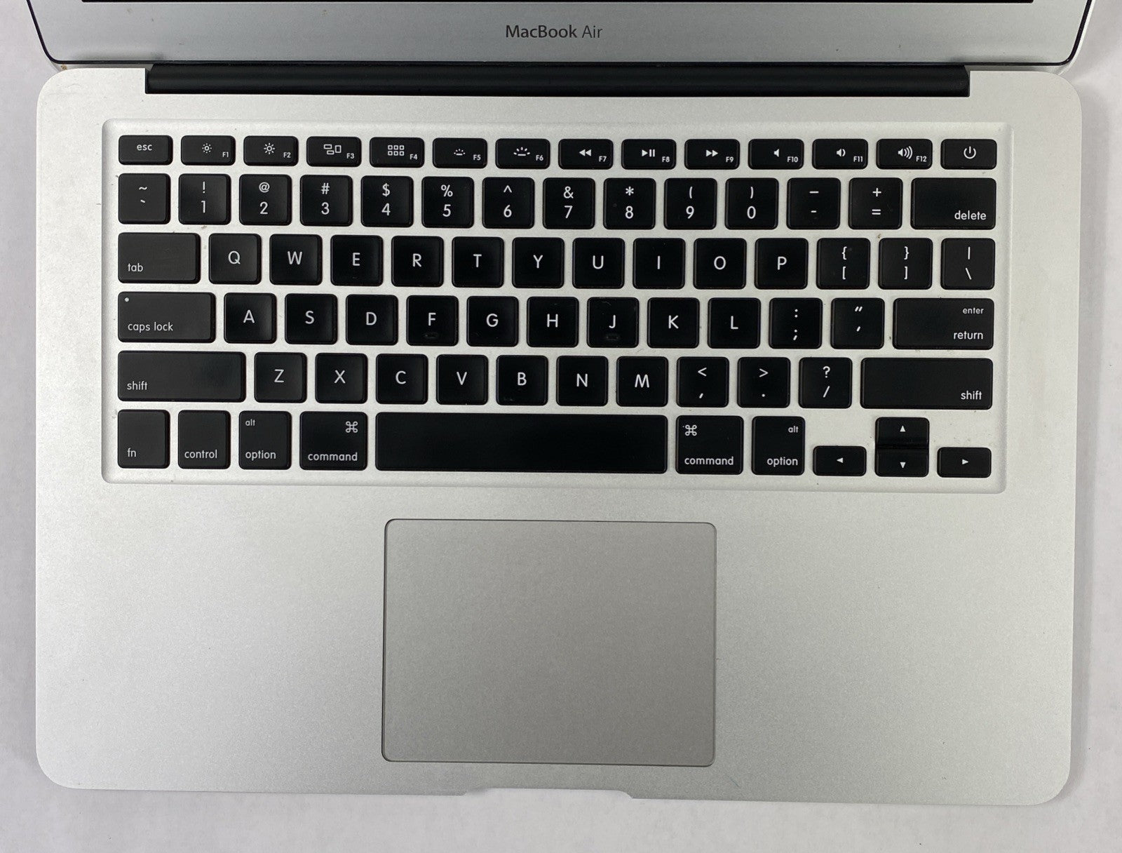 Apple MacBook Air A1466 2013 13" 1.3GHz i5 8GB RAM 120GB SSD os11.7.1 596 Cycles