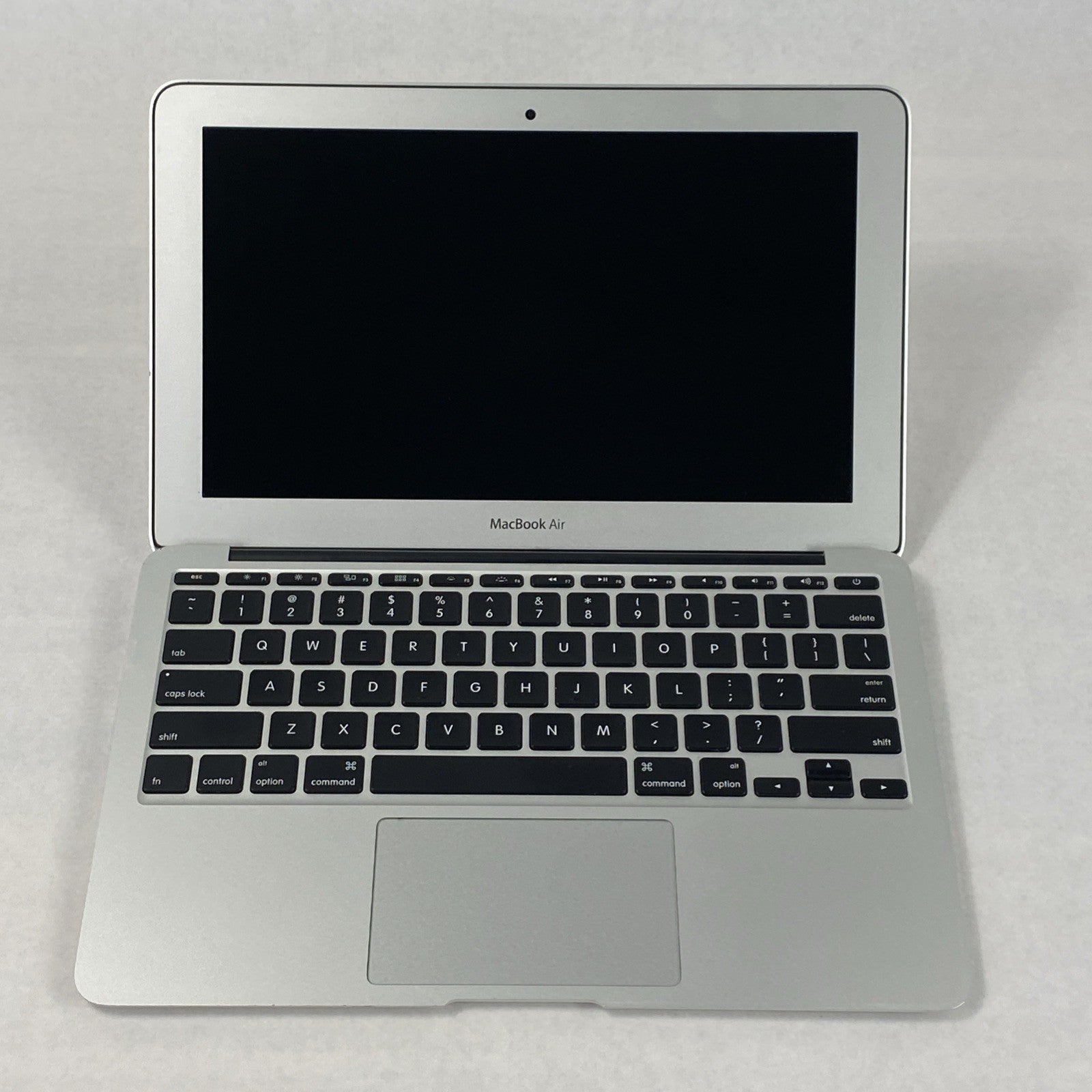 Apple MacBook Air A1465 2015 11" 1.6Ghz i5 4GB RAM 120GB SSD os11.7.1 706 Cycles