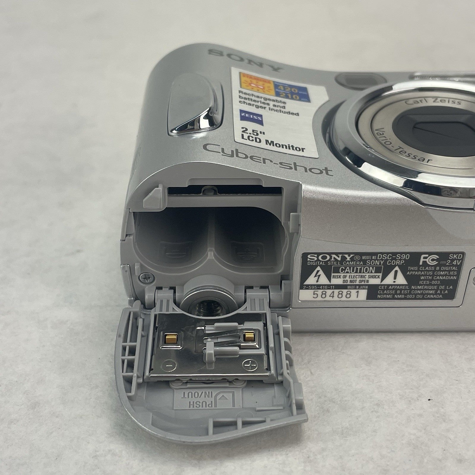 Sony Cyber-shot DSC-S90 Compact Digital Camera Tested10