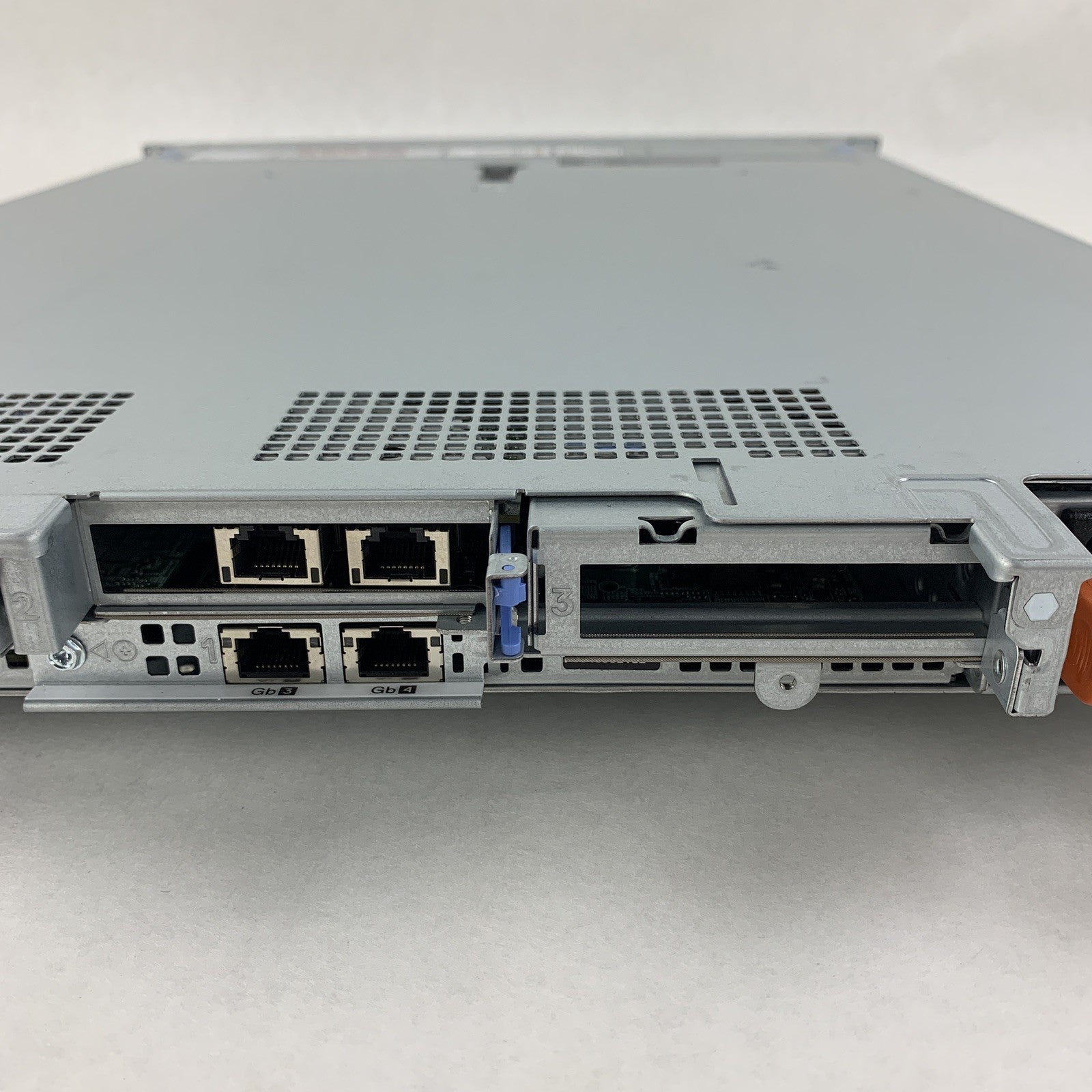 Dell PowerEdge R440 2x Xeon Silver 4110 2.1 GHz 128 GB RAM No HDD NO OS