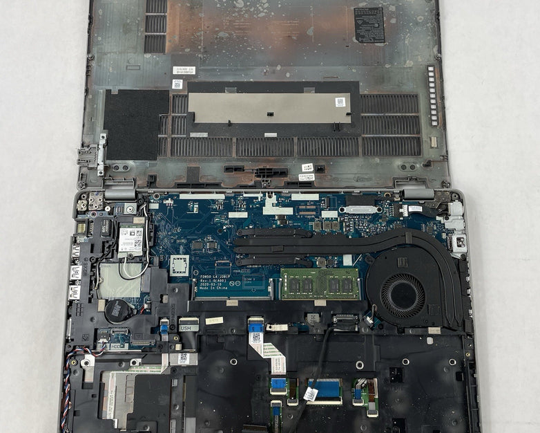 Dell Latitude 5510 15.6" i5-10210U 1.60 GHz 8 GB RAM No SSD/OS/AC - Worn READ