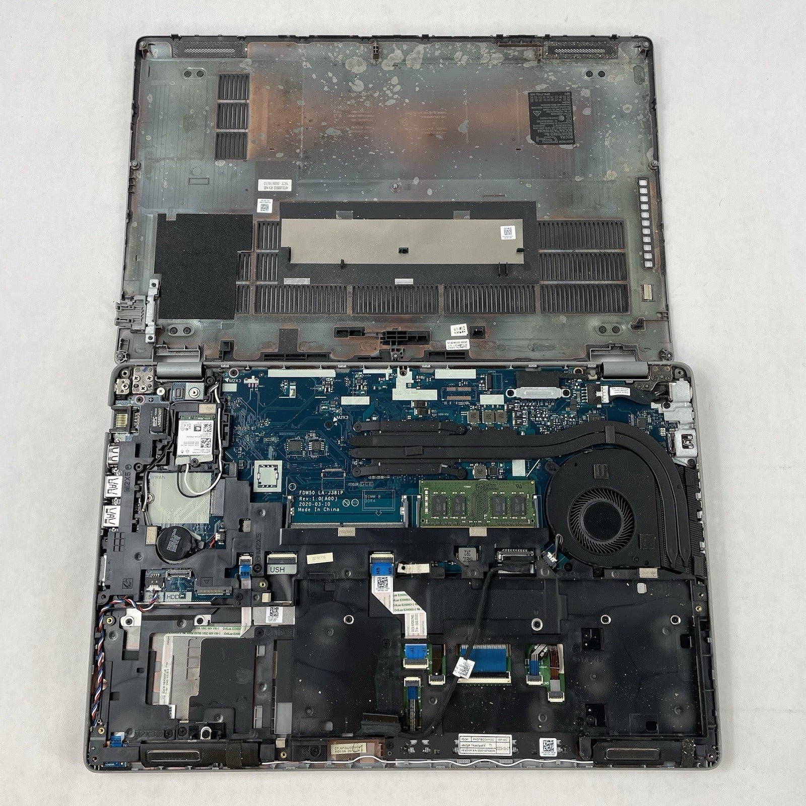 Dell Latitude 5510 15.6" i5-10210U 1.60 GHz 8 GB RAM No SSD/OS/AC - Worn READ19
