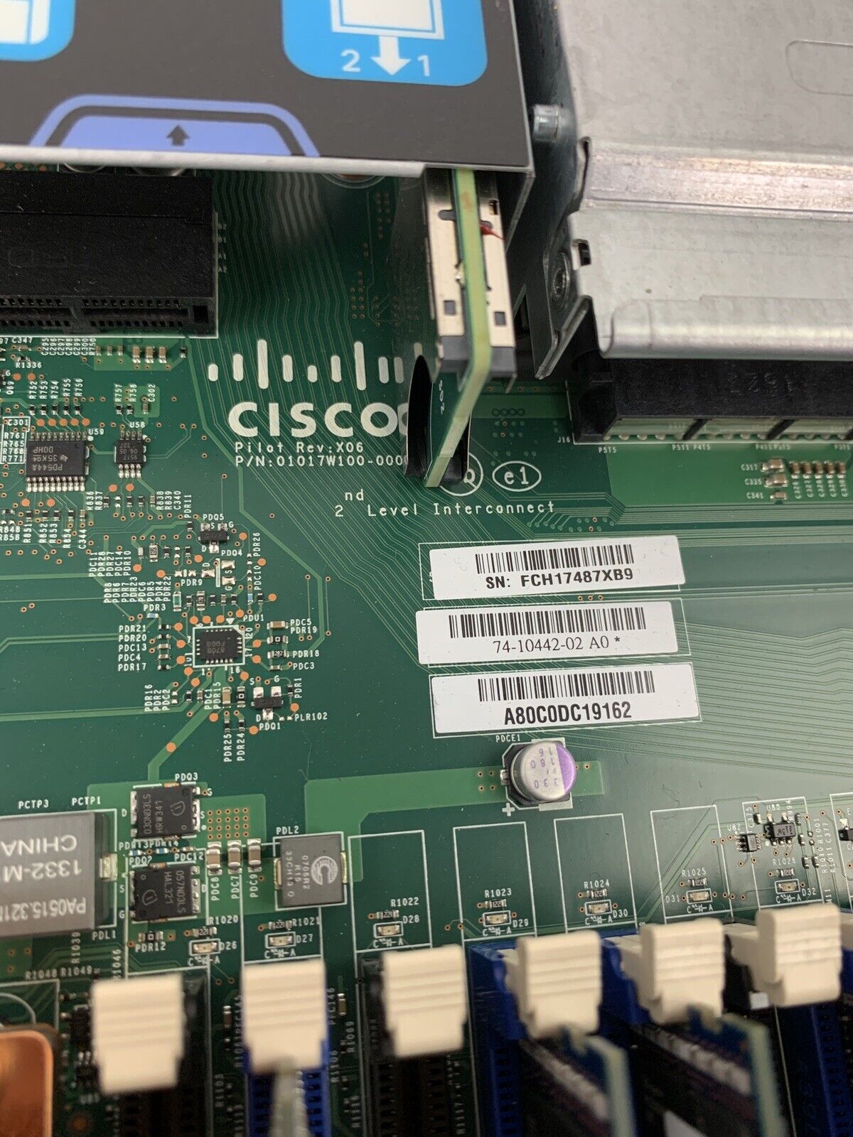 Cisco UCS C220 M3 2x Intel Xeon E5-2670V2 2.5 GHz 128 GB RAM Ho HDD No OS
