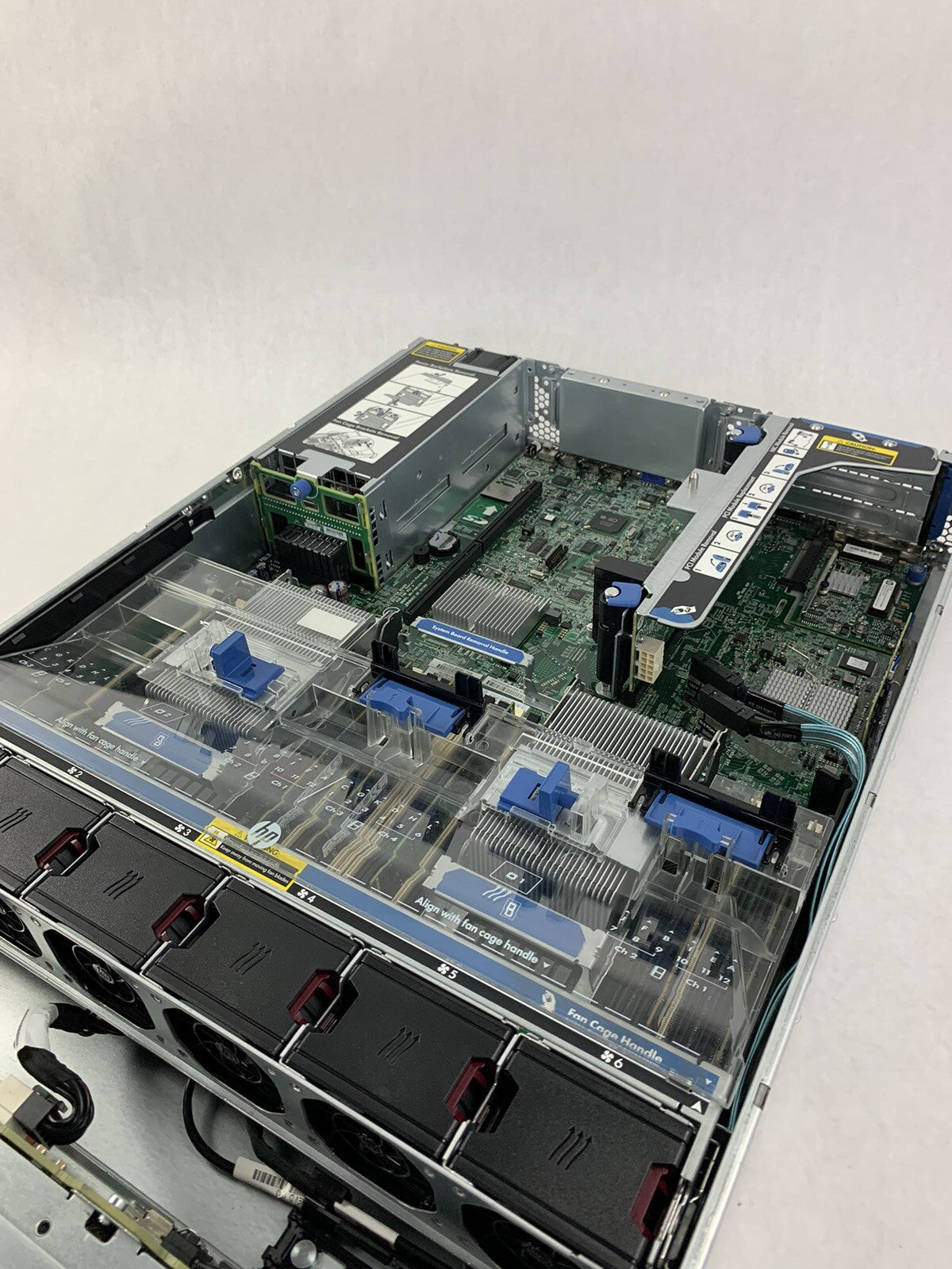 HP ProLiant DL 380p Gen8 2x Xeon E5-2620 2.0 GHz 96 GB RAM No HDD No OS