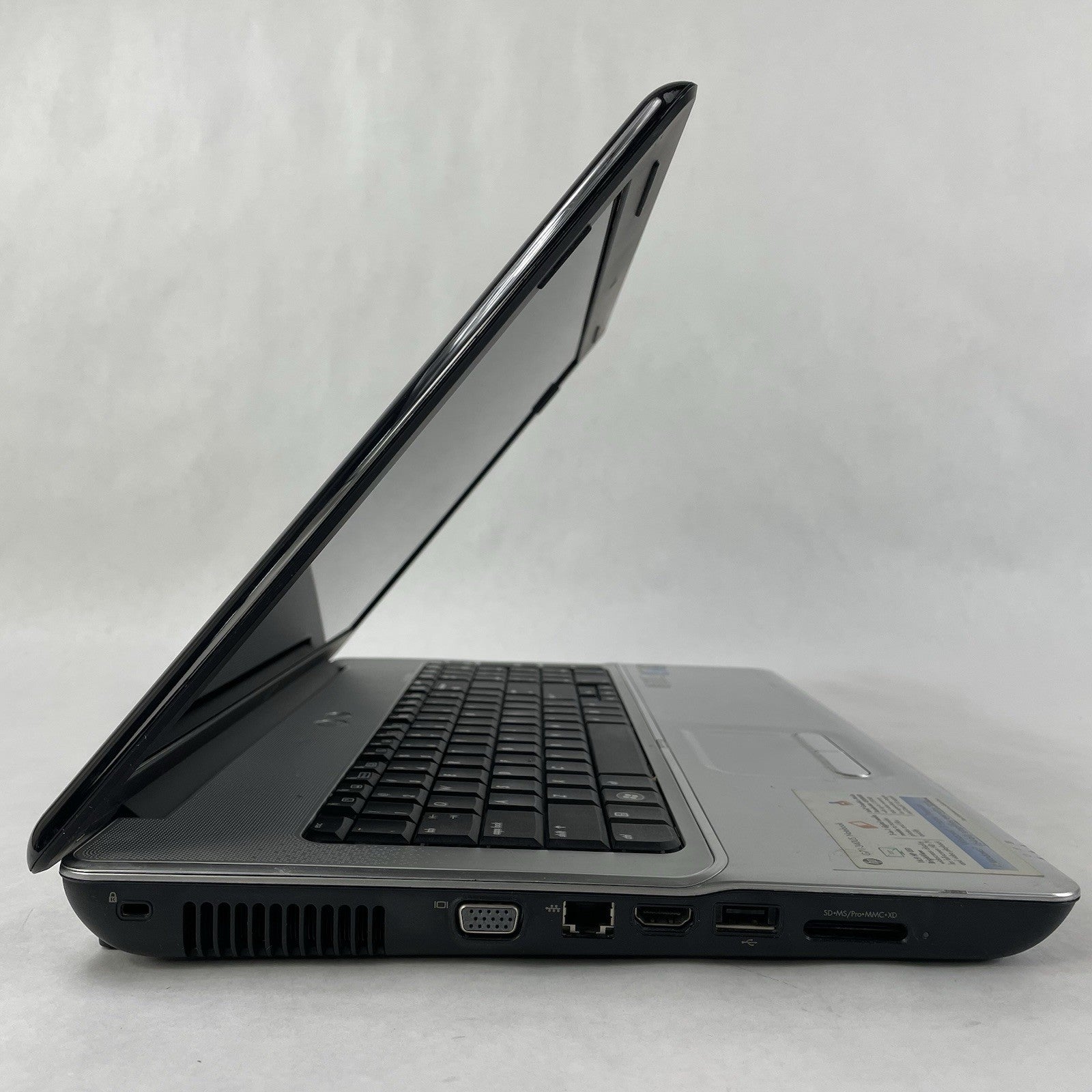 HP G71 NoteBook 16.9" Core 2 Duo t6600 2.20 GHz 4 GB RAM No SSD/OS/AC/Battery7