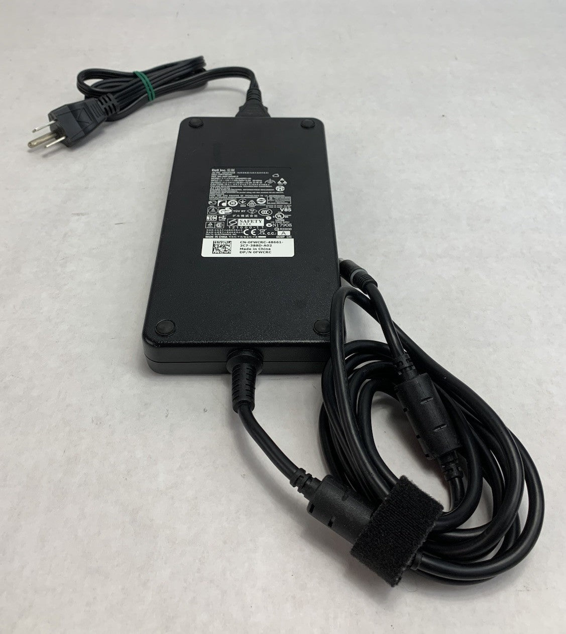 Dell GA240PE1-00 19.5V 12.3A 240W AC Adapter Power Supply1