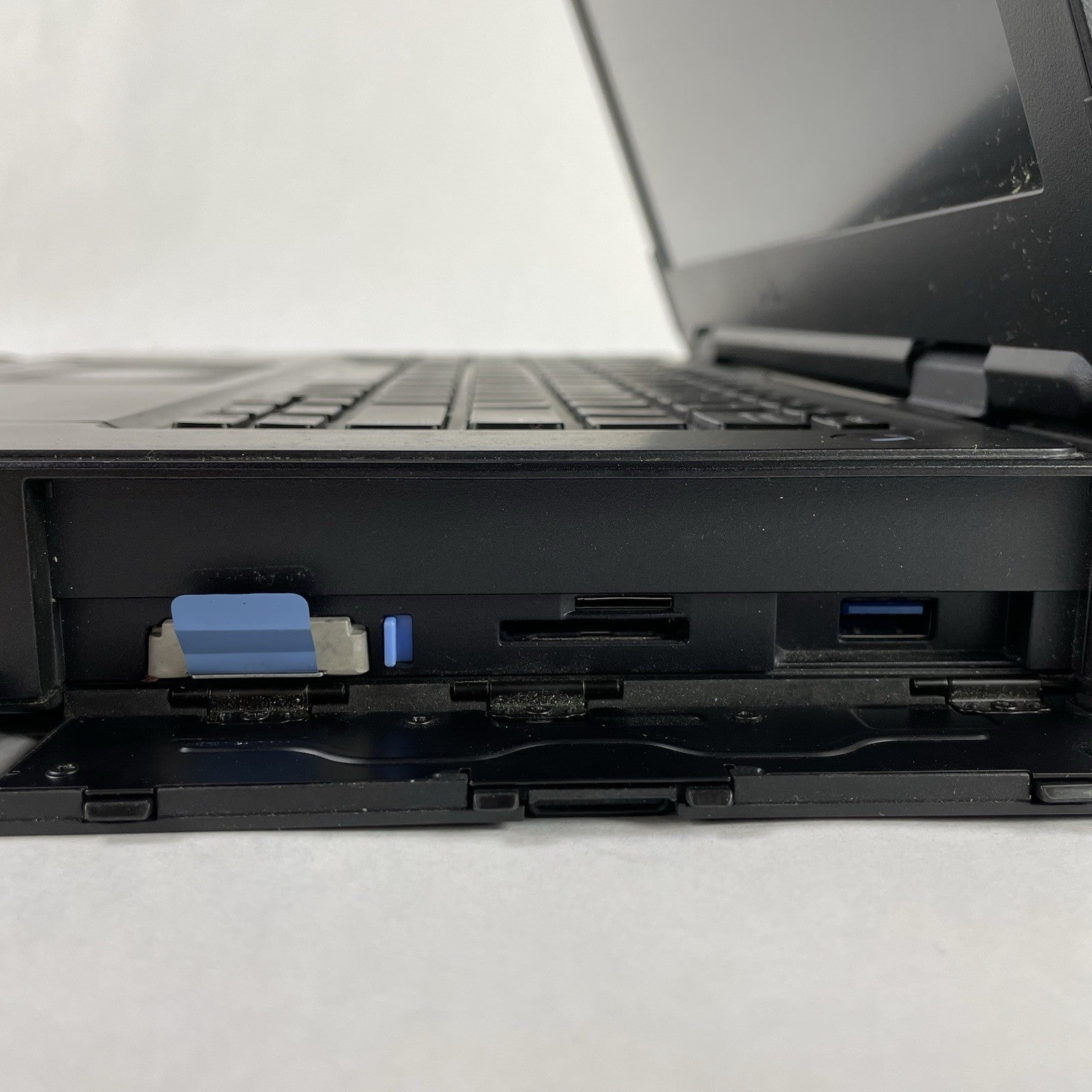 Dell Latitude 5424 14" i7-8650U 1.90 GHz 16 GB RAM No SSD No OS No Batt READ9