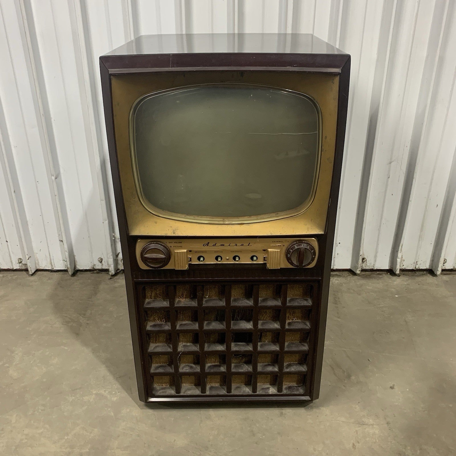 Admiral 17K12 1951 Television TV Not Operational Bakelite Shell Rusted2