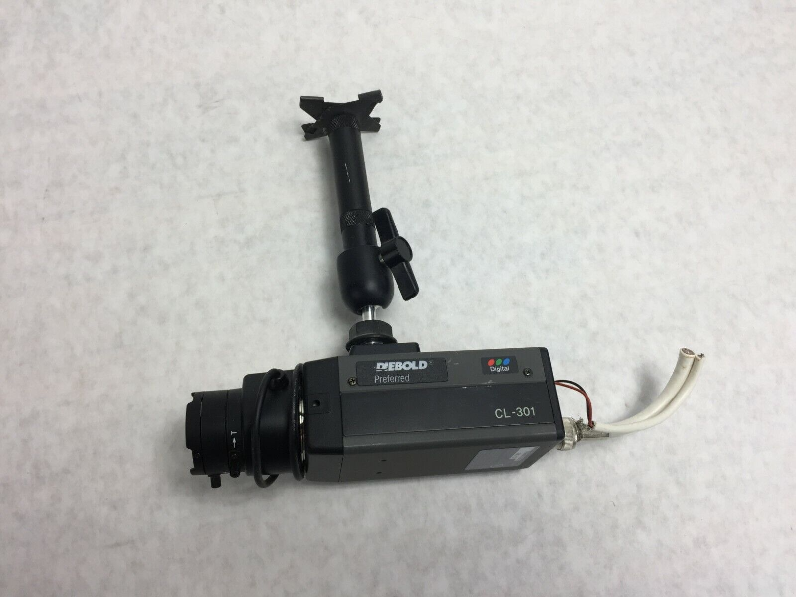 Diebold Preferred CL-301 w/ Computer 3.5-8mm 1:1.4 1/3" Digital Security Camera