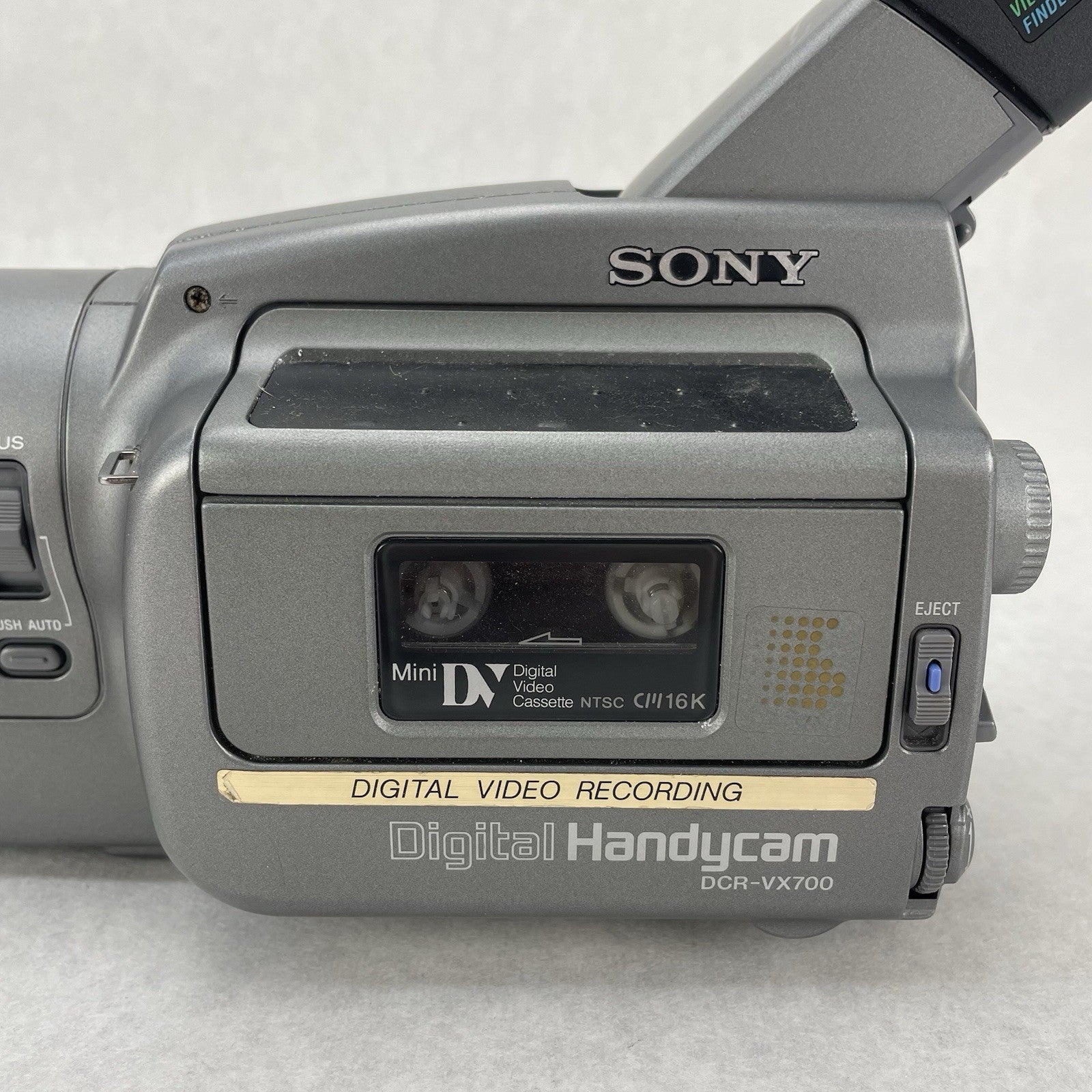 Sony DCR-VX700 MiniDV Digital Handycam Camcorder Untested For Parts3
