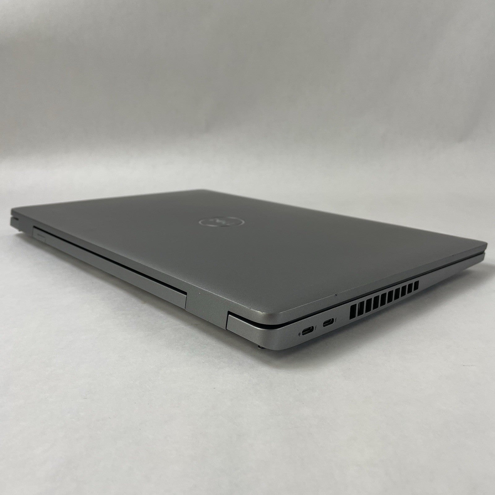 Dell Latitude 5520 15.6" i5-1135G7 2.4GHz 8GB RAM No SSD/OS/AC - Scratched Paint12