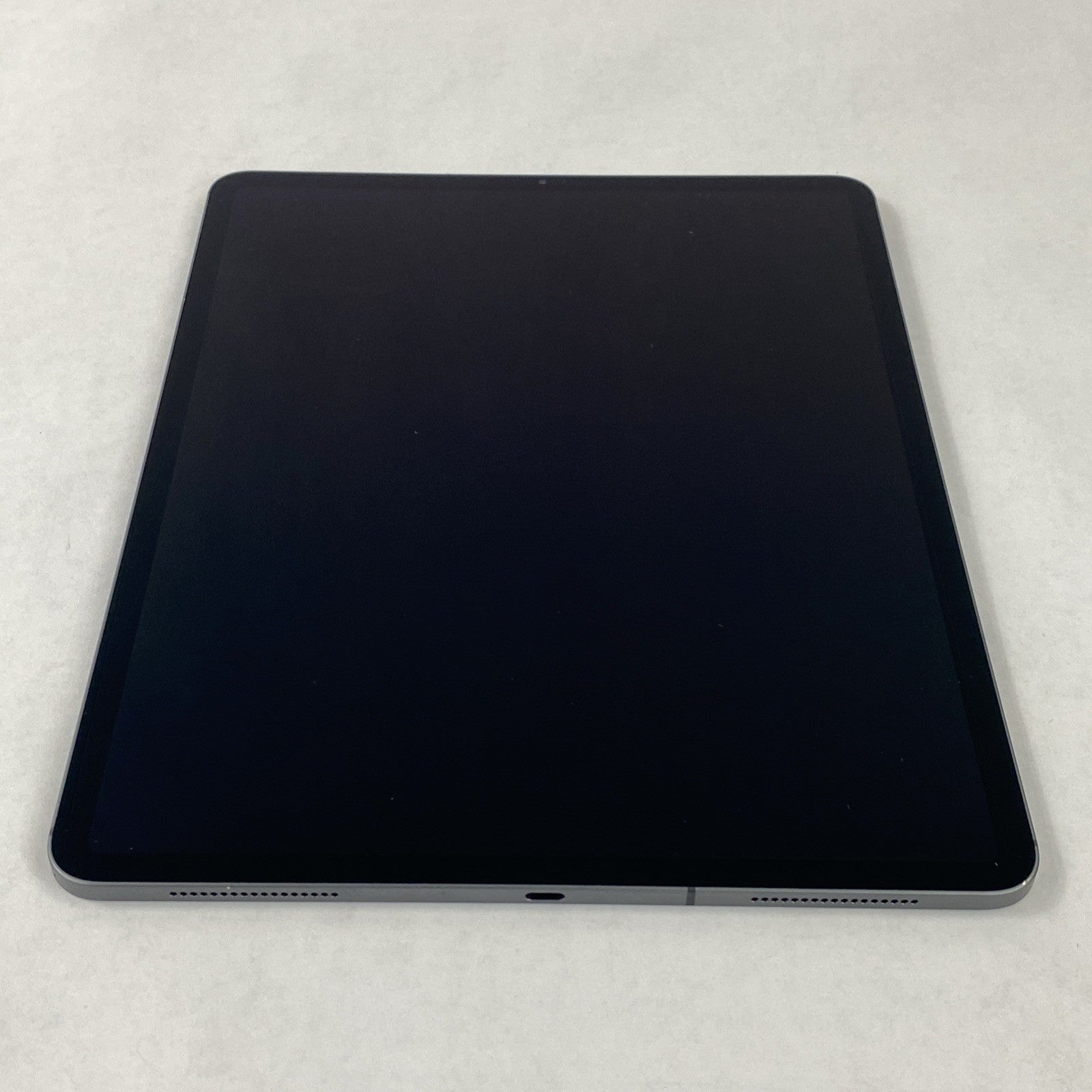 Apple iPad Pro 3rd Gen 12.9" A2014 64 GB Space Gray IOS 26.1