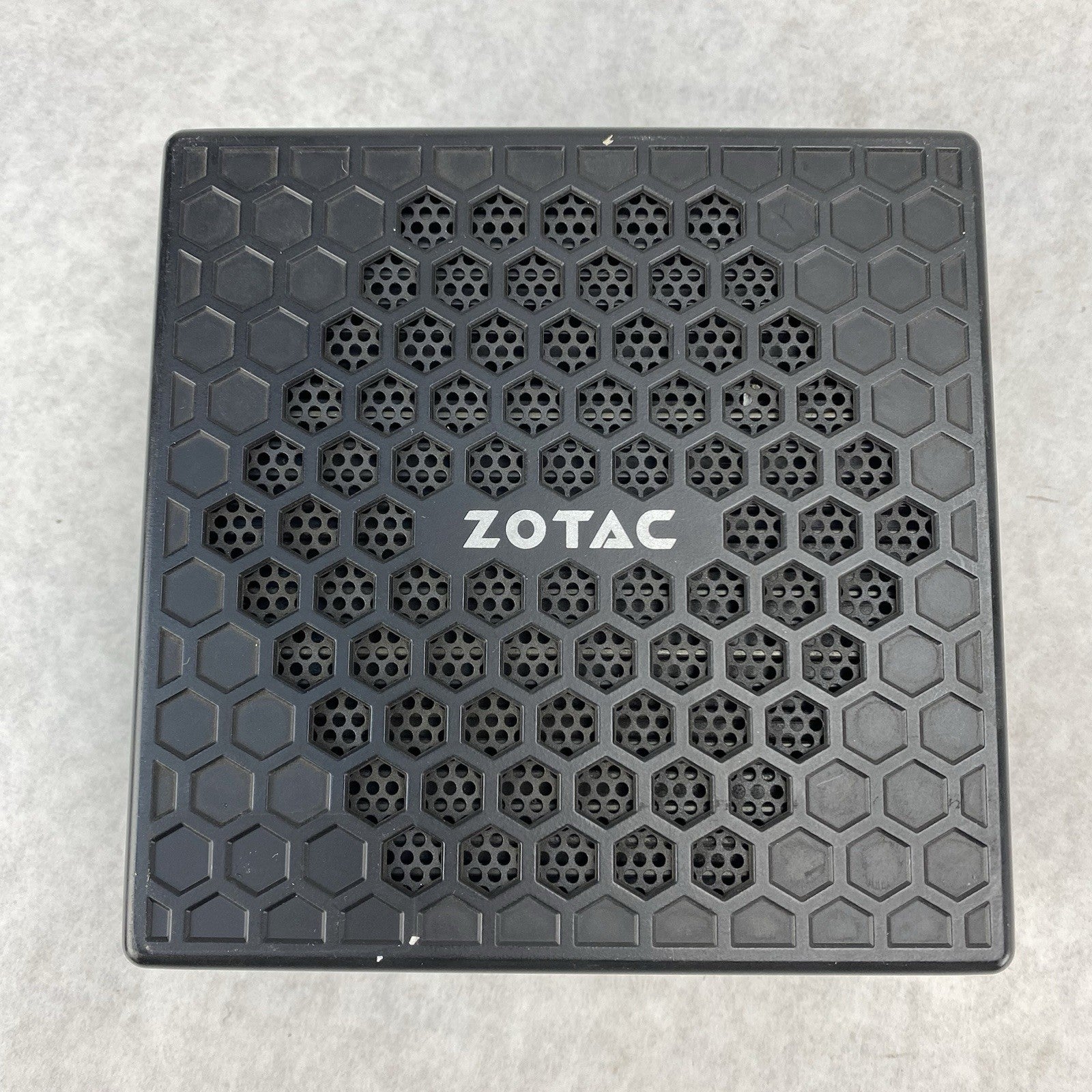 Zotac ZBOX-C1323NANO Micro Celeron C3150 1.6GHz 8GB RAM No HDD/OS/AC - No Bottom3
