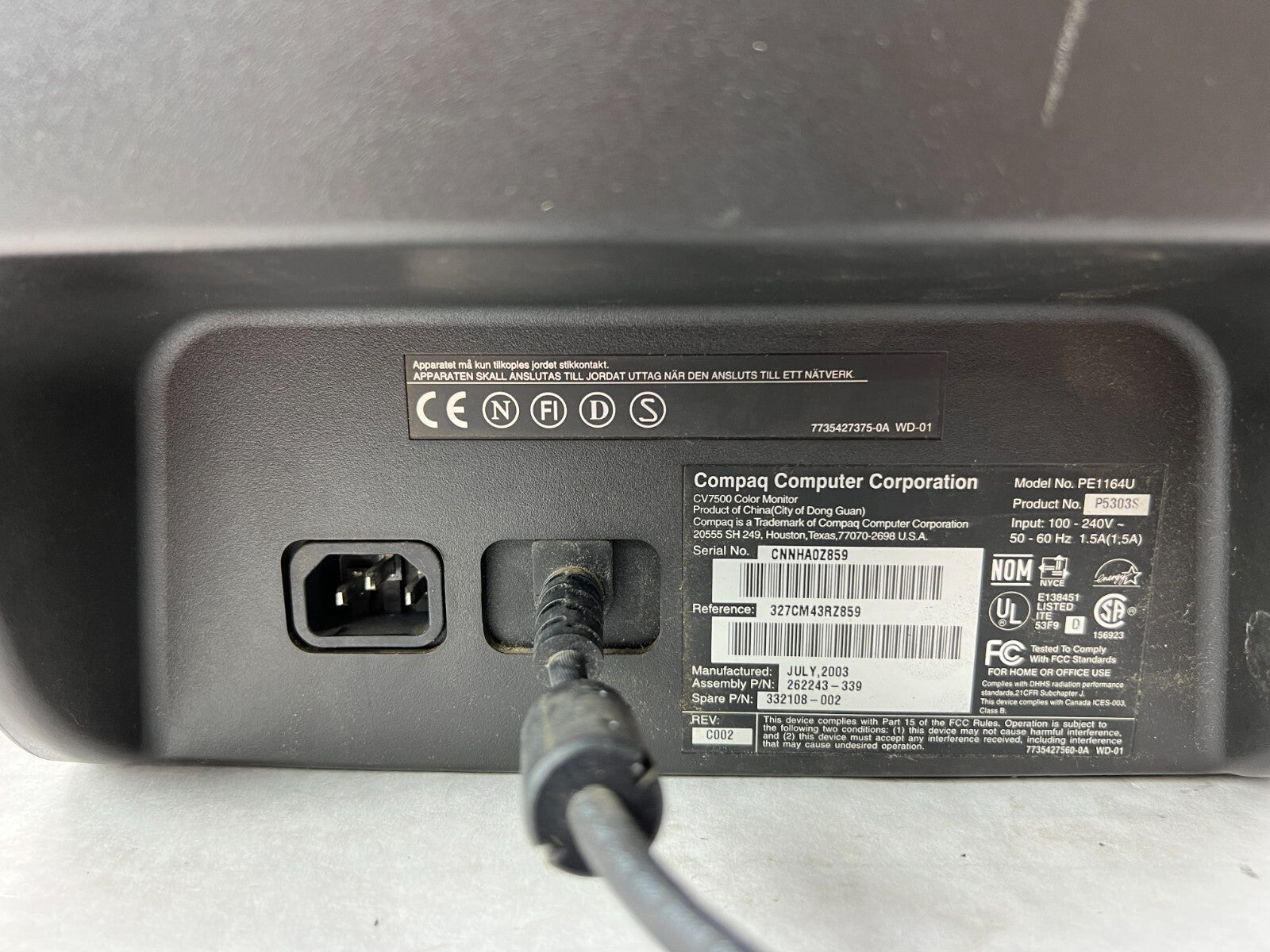 HP Compaq CV7500 17" Color Monitor 262243-339 1024x768 @85Hz NO STAND