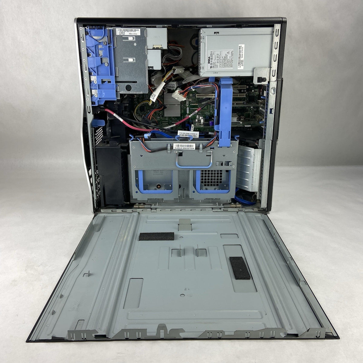 Dell Precision 490 MT Intel Xeon 3GHz 2GB RAM Quadro FX550 No HDD/OS8