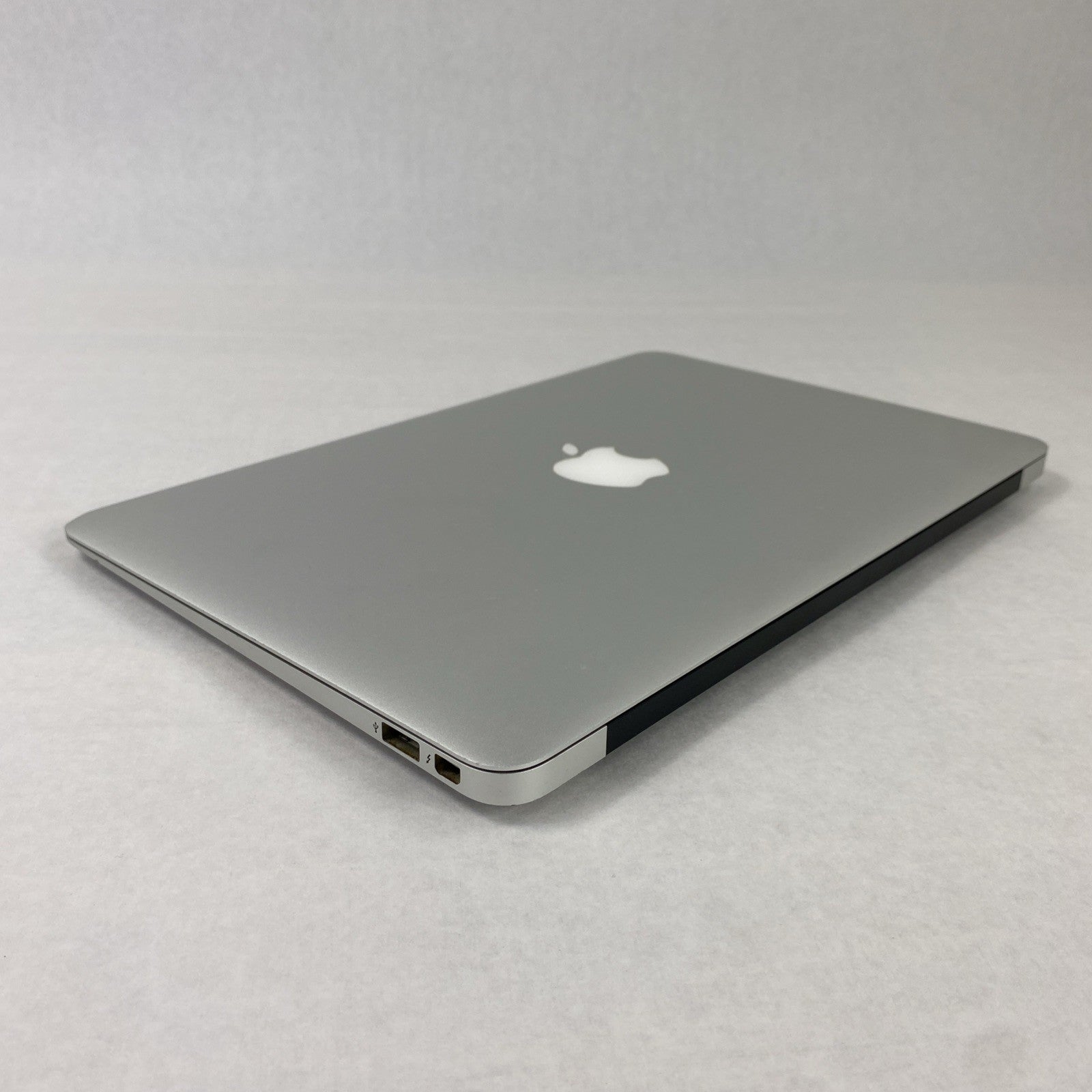 Apple MacBook Air A1465 2015 11" 1.6Ghz i5 4GB RAM 120GB SSD os12.7.6 304 Cycles